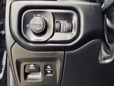 2019 RAM 1500 Big Horn/Lone Star Crew Cab 4x4 5'7" Box