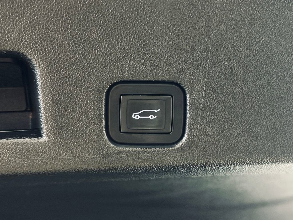 2024 GMC Acadia AT4