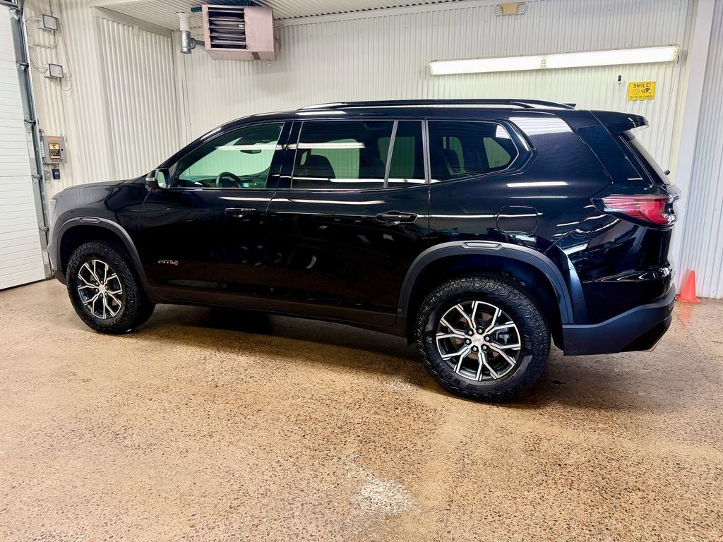 2024 GMC Acadia AT4