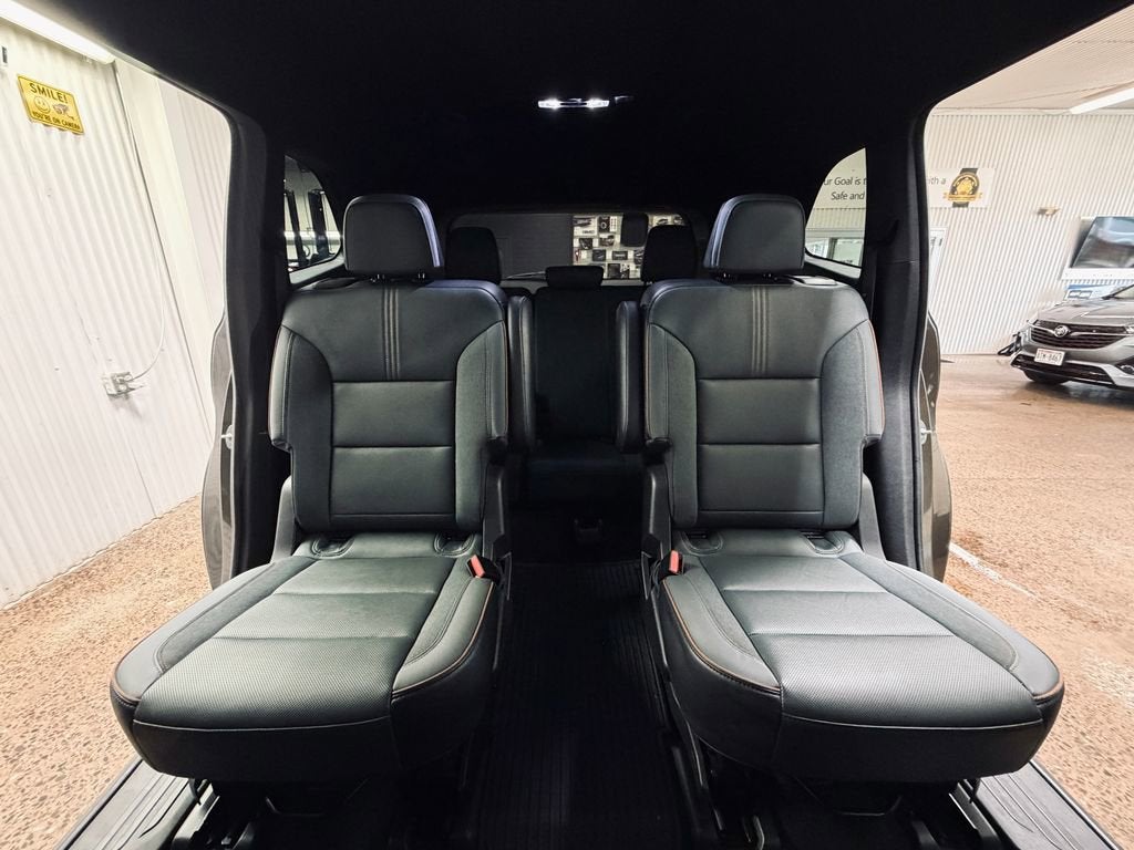 2024 GMC Acadia AT4