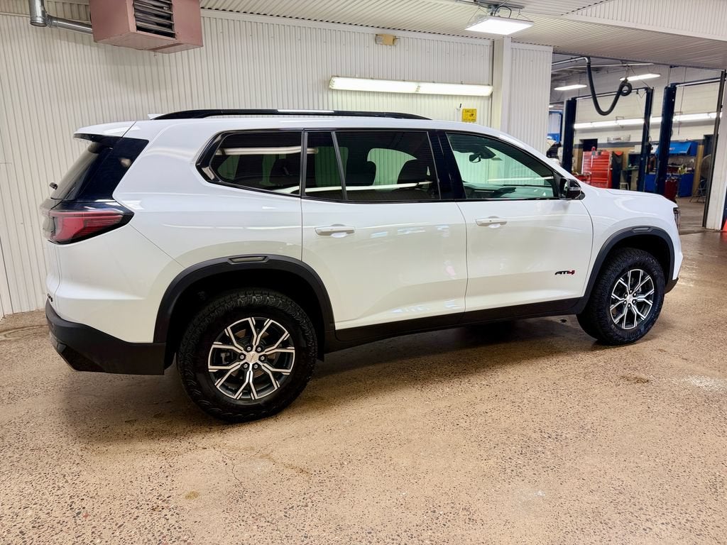 2025 GMC Acadia AT4