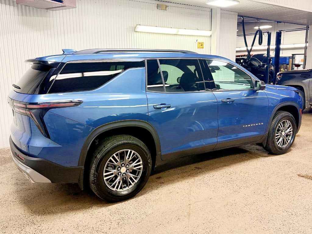 2024 Chevrolet Traverse LT