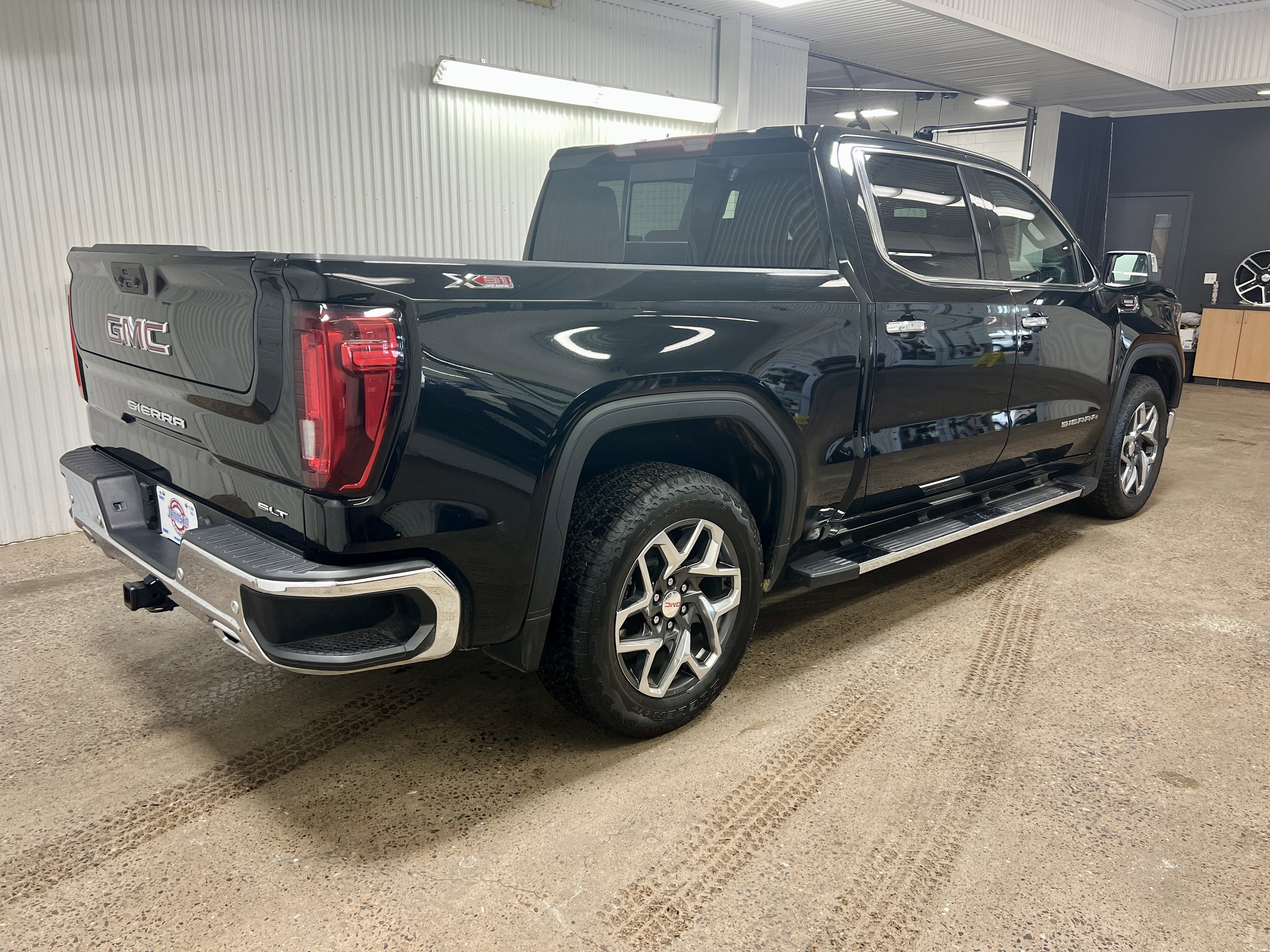 2023 GMC Sierra 1500 SLT