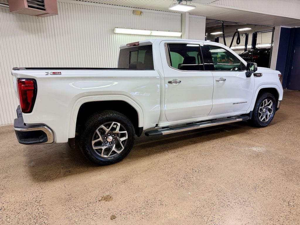 2025 GMC Sierra 1500 SLT