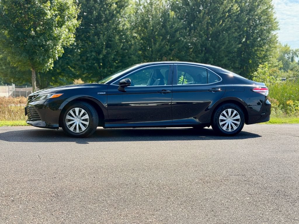 2019 Toyota Camry Hybrid LE