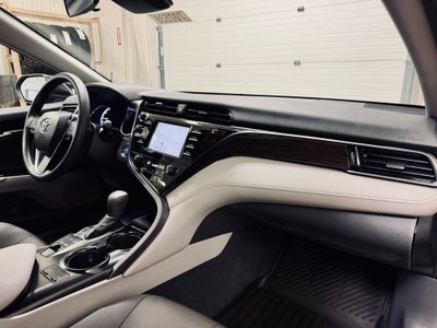 2019 Toyota Camry Hybrid LE