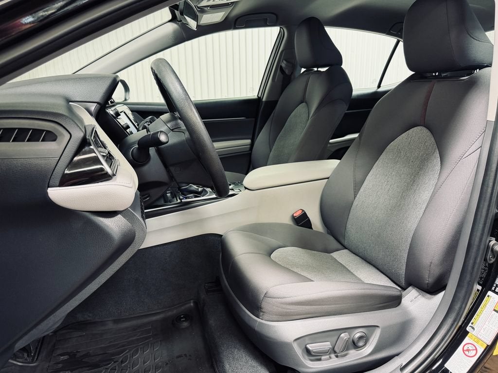 2019 Toyota Camry Hybrid LE