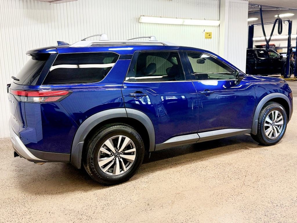 2022 Nissan Pathfinder SL 4WD