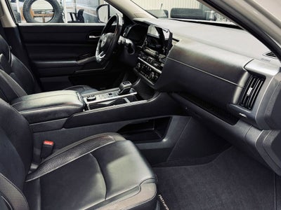 2022 Nissan Pathfinder SL 4WD