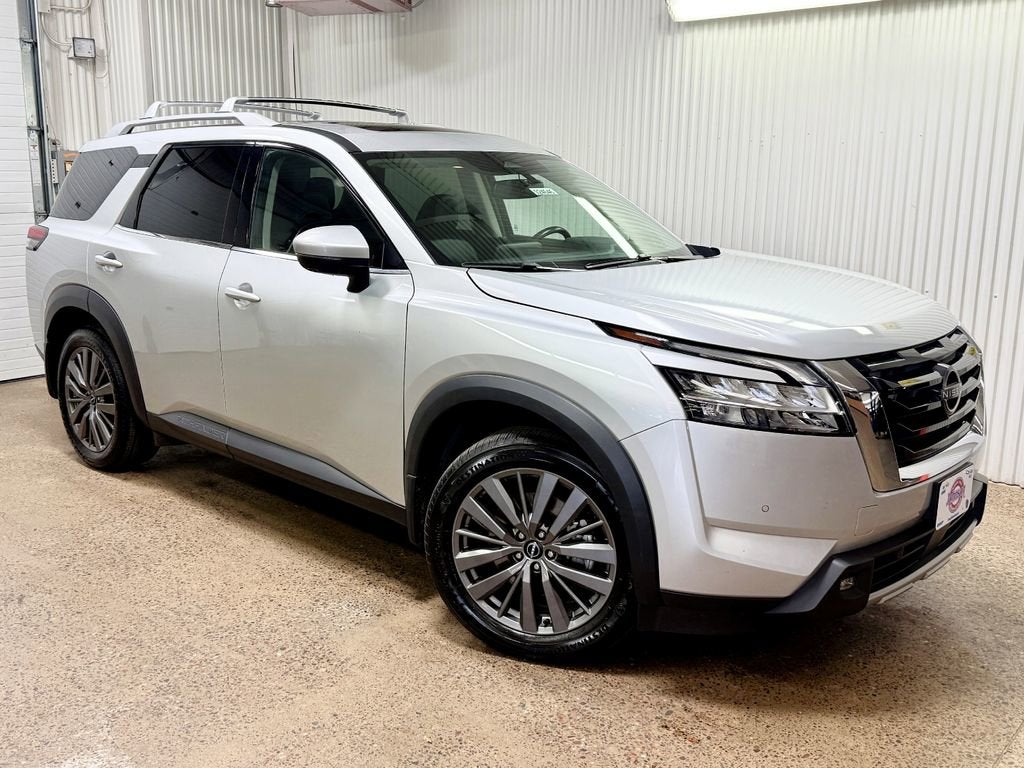 2022 Nissan Pathfinder SL 4WD
