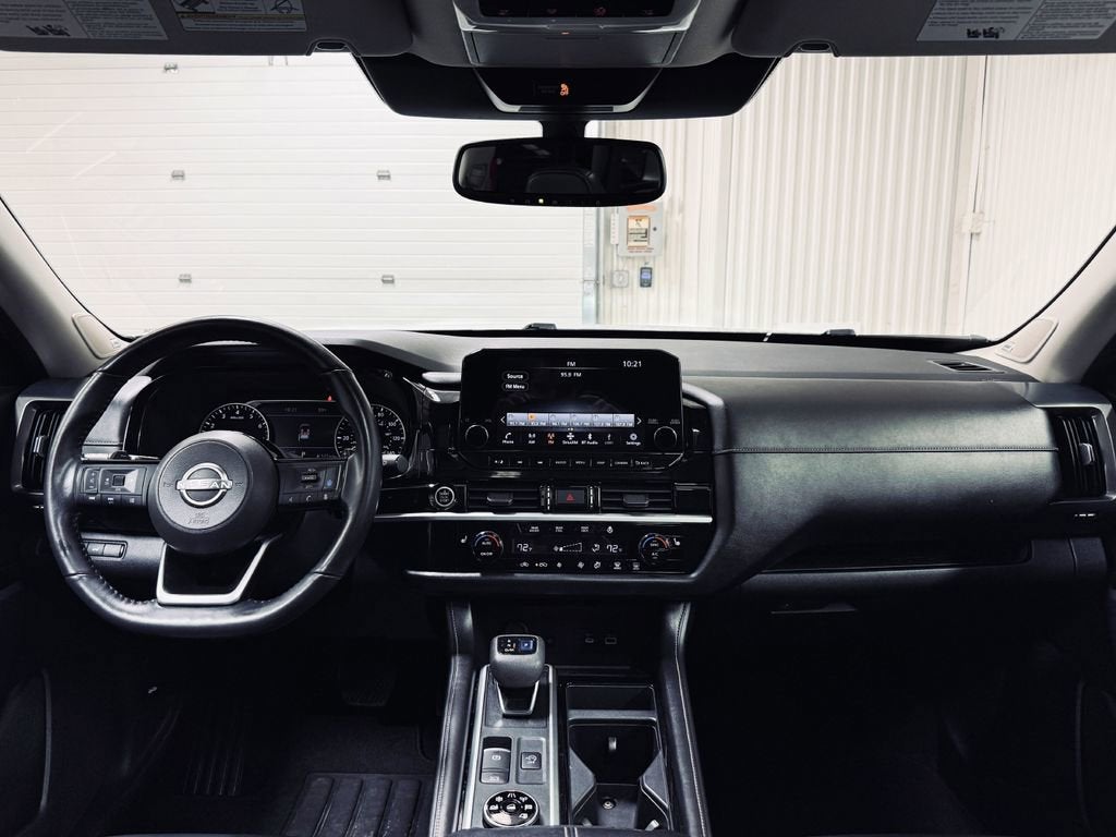 2022 Nissan Pathfinder SL 4WD