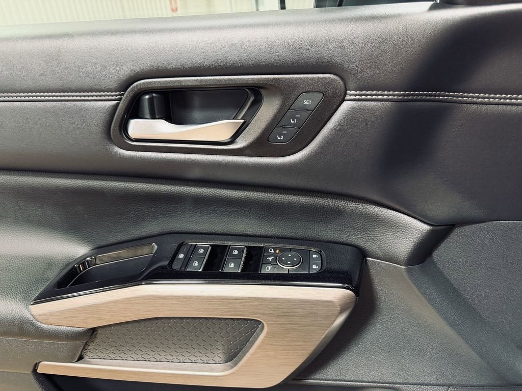 2024 Nissan Pathfinder Platinum 4WD