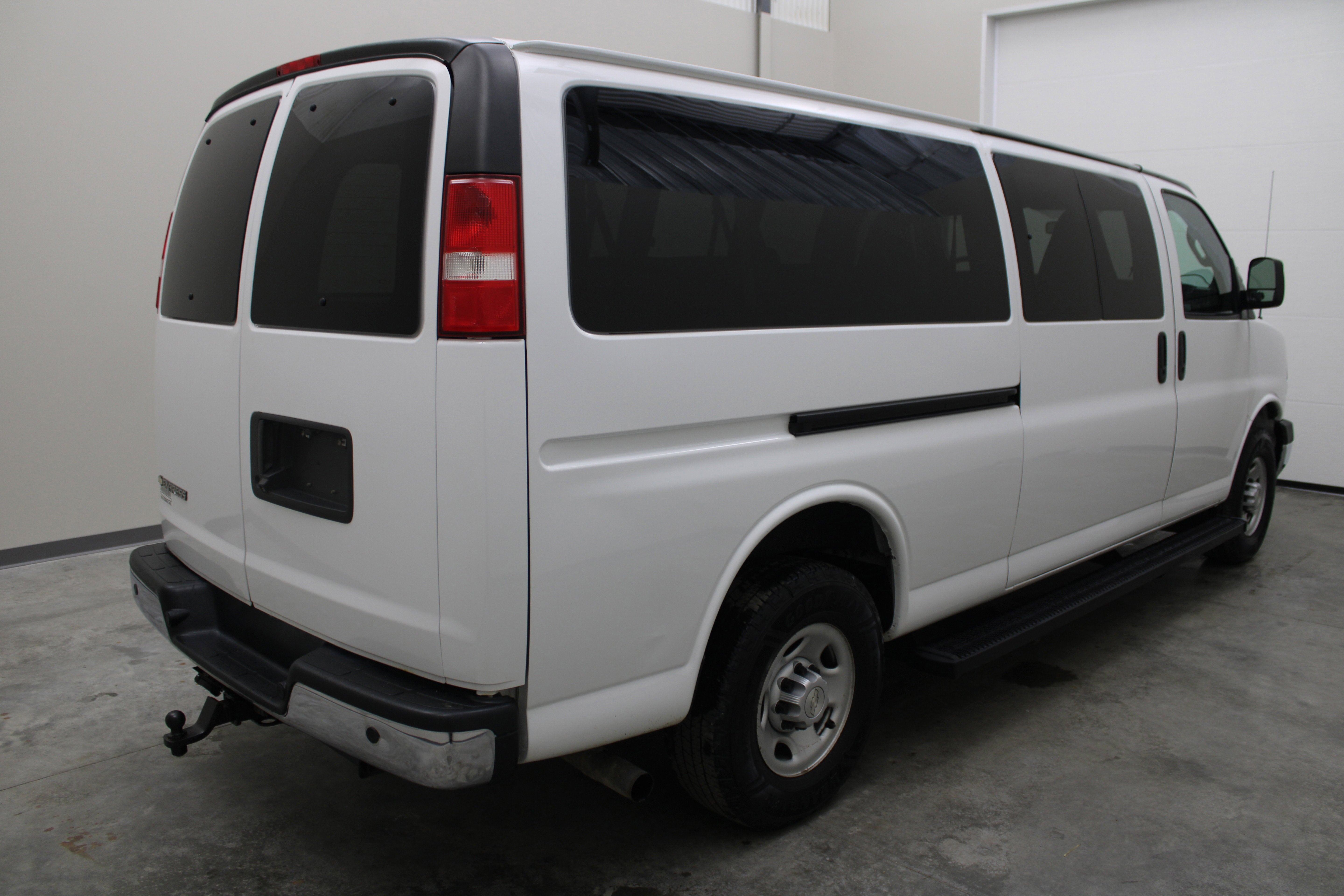 2019 Chevrolet Express Passenger 3500 LS