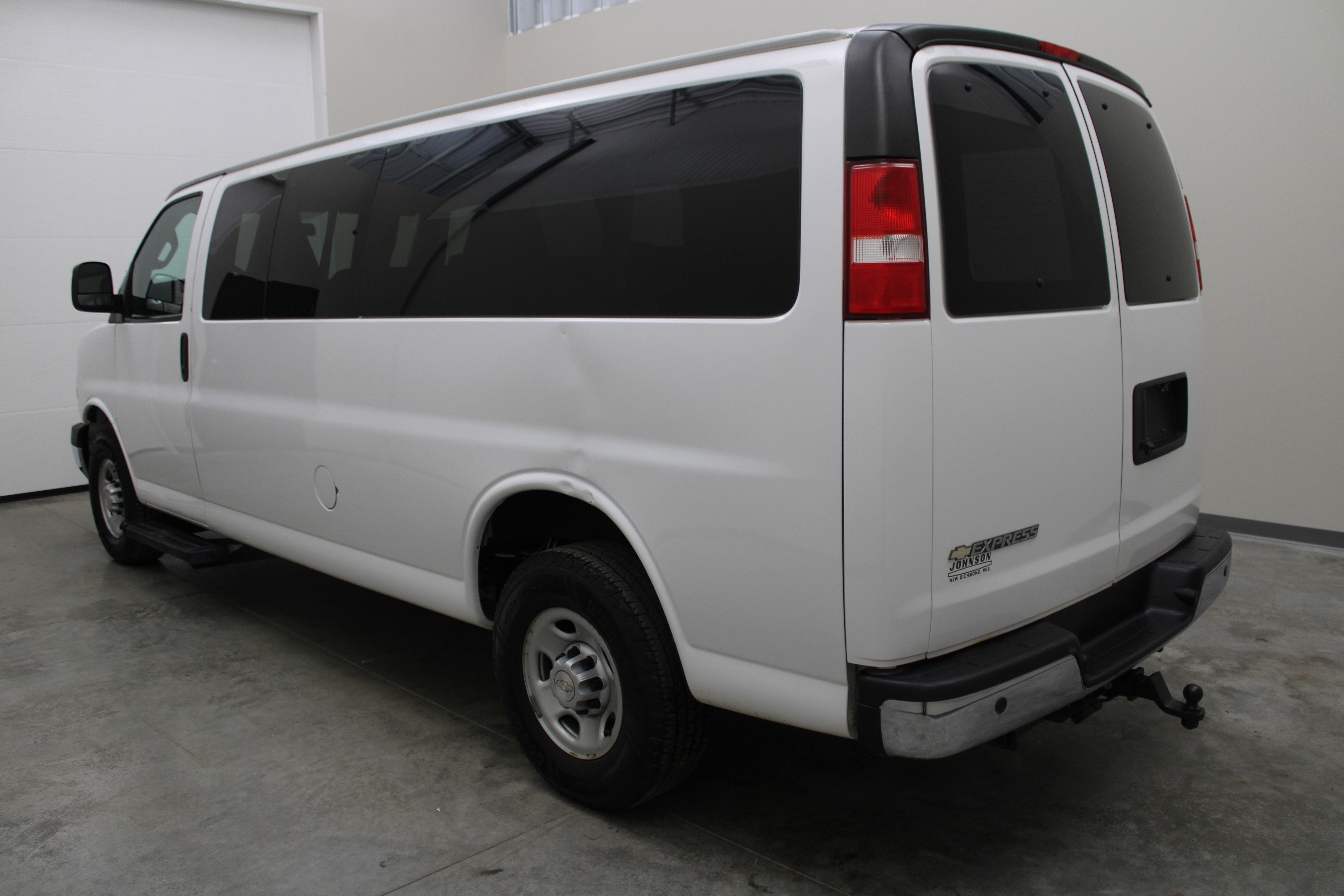 2019 Chevrolet Express Passenger 3500 LS