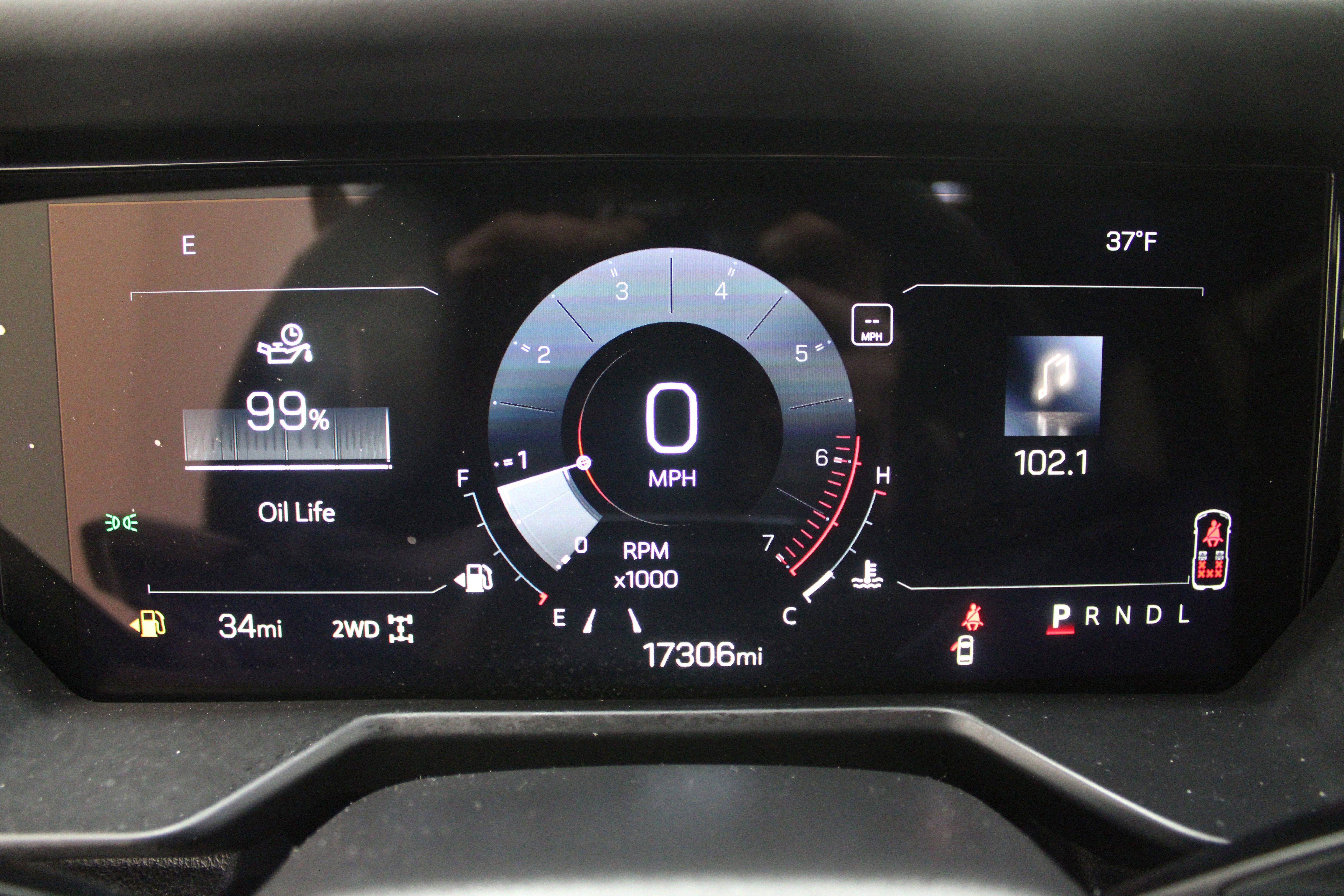 2024 GMC Acadia Elevation