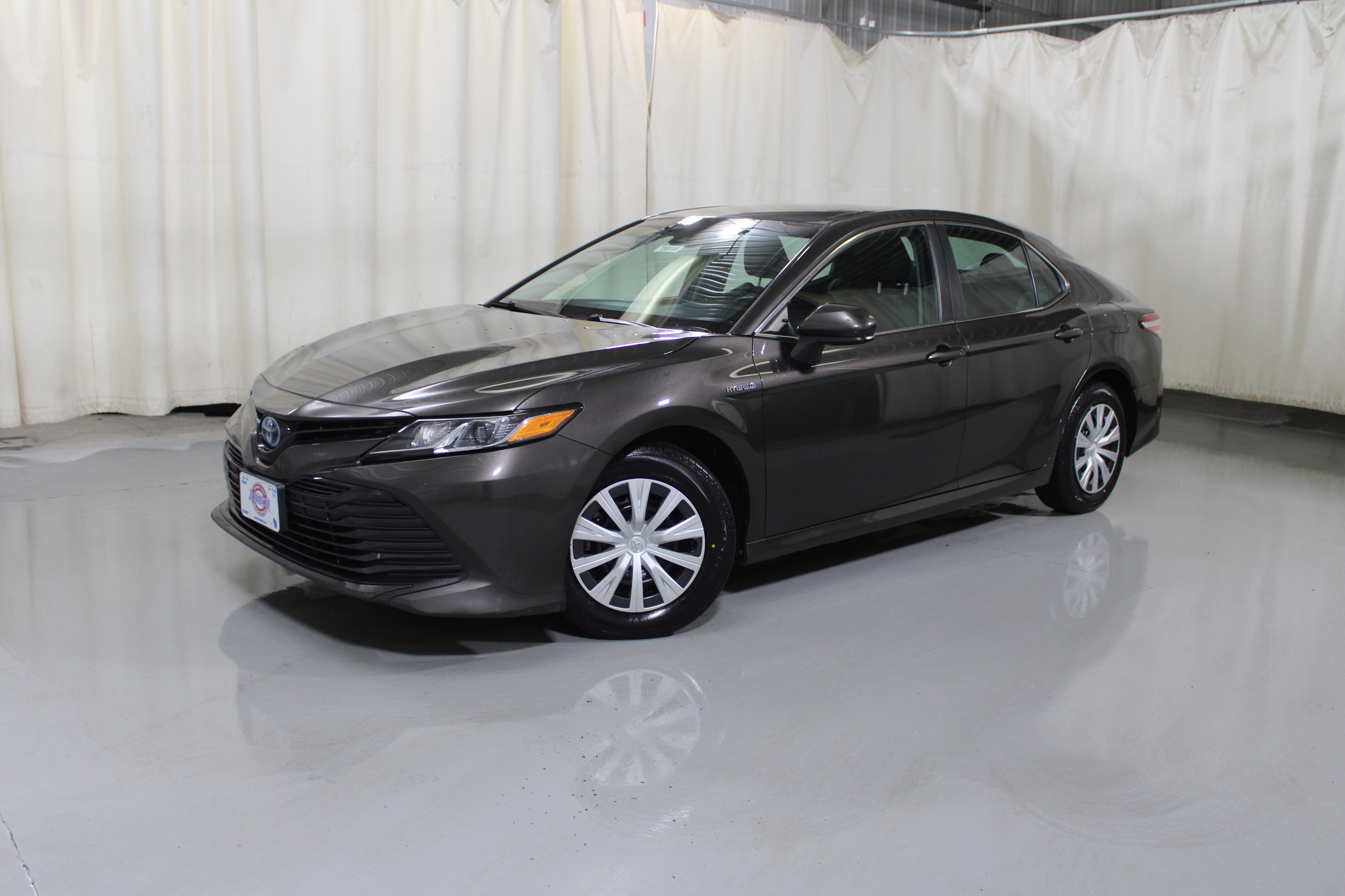 2019 Toyota Camry Hybrid LE