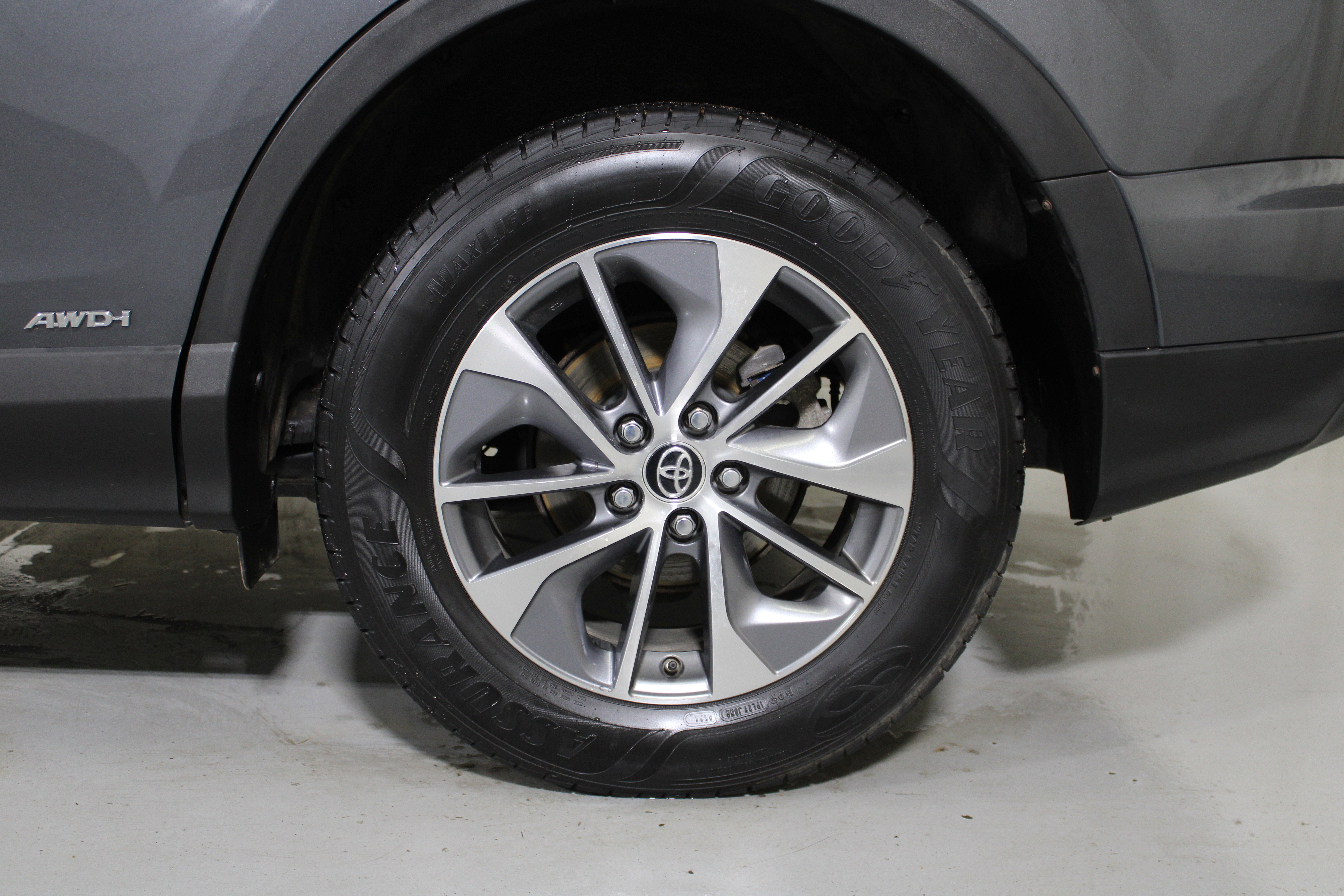 2017 Toyota RAV4 Hybrid XLE