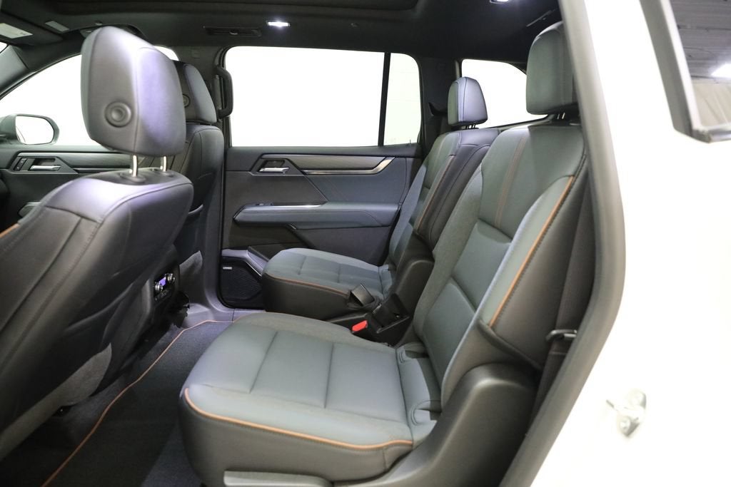 2024 GMC Acadia AT4