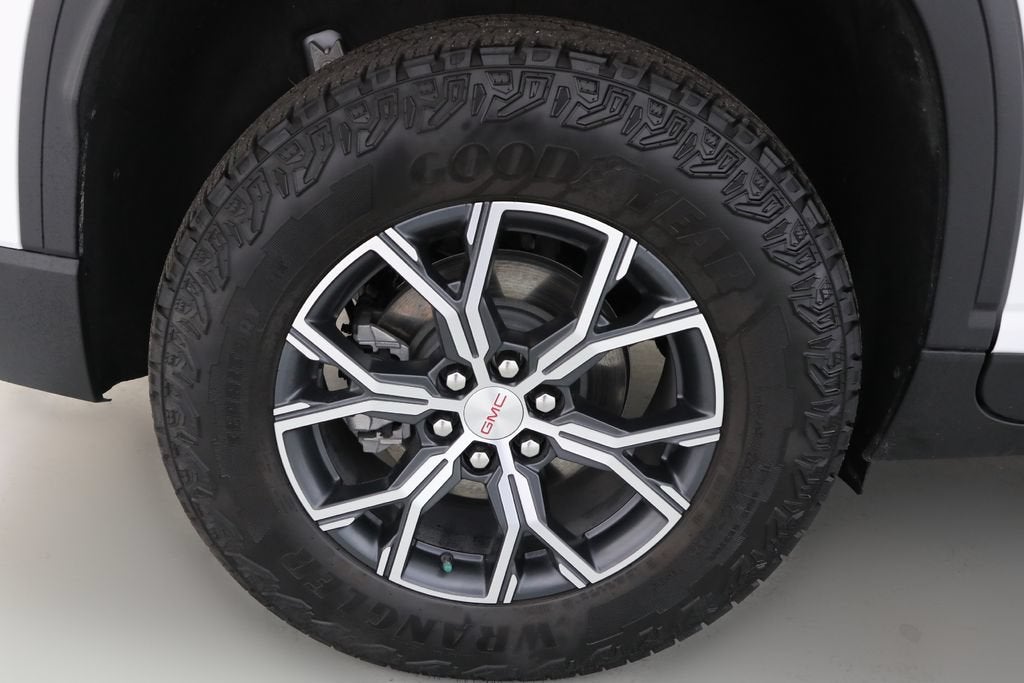 2024 GMC Acadia AT4