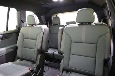 2024 GMC Acadia AT4