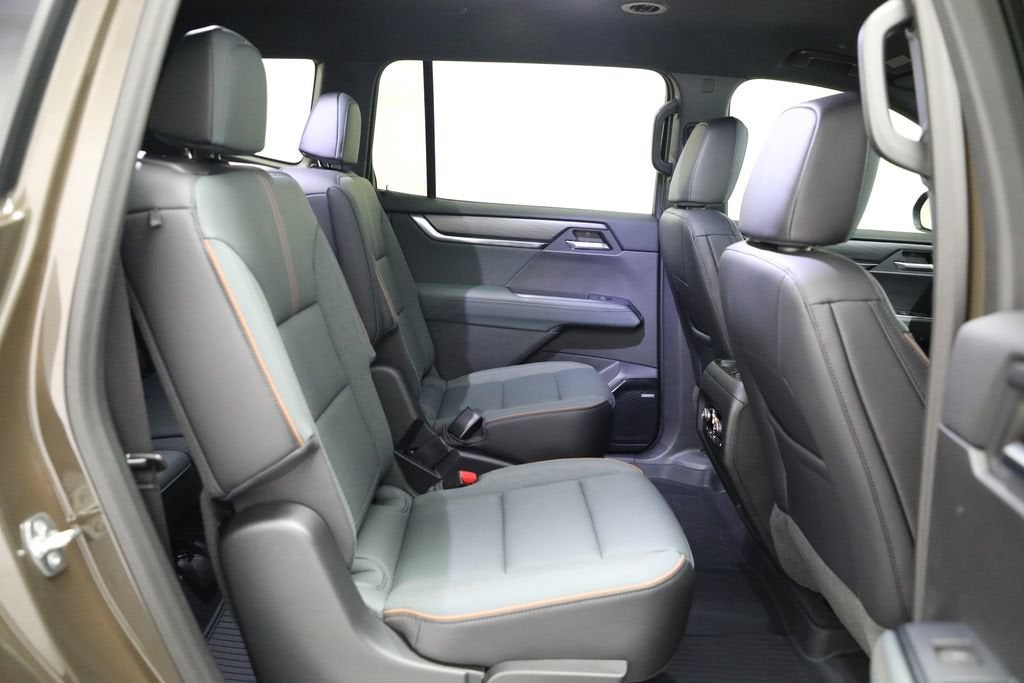 2024 GMC Acadia AT4
