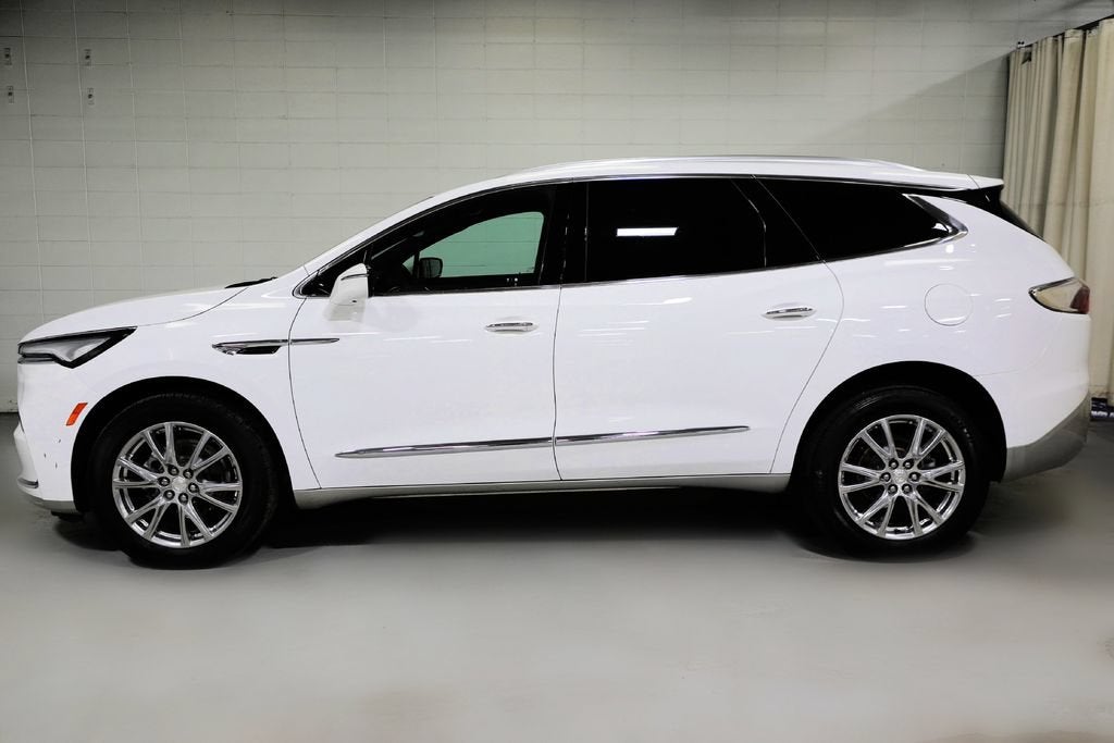 2022 Buick Enclave Essence