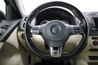 2016 Volkswagen Tiguan R-Line