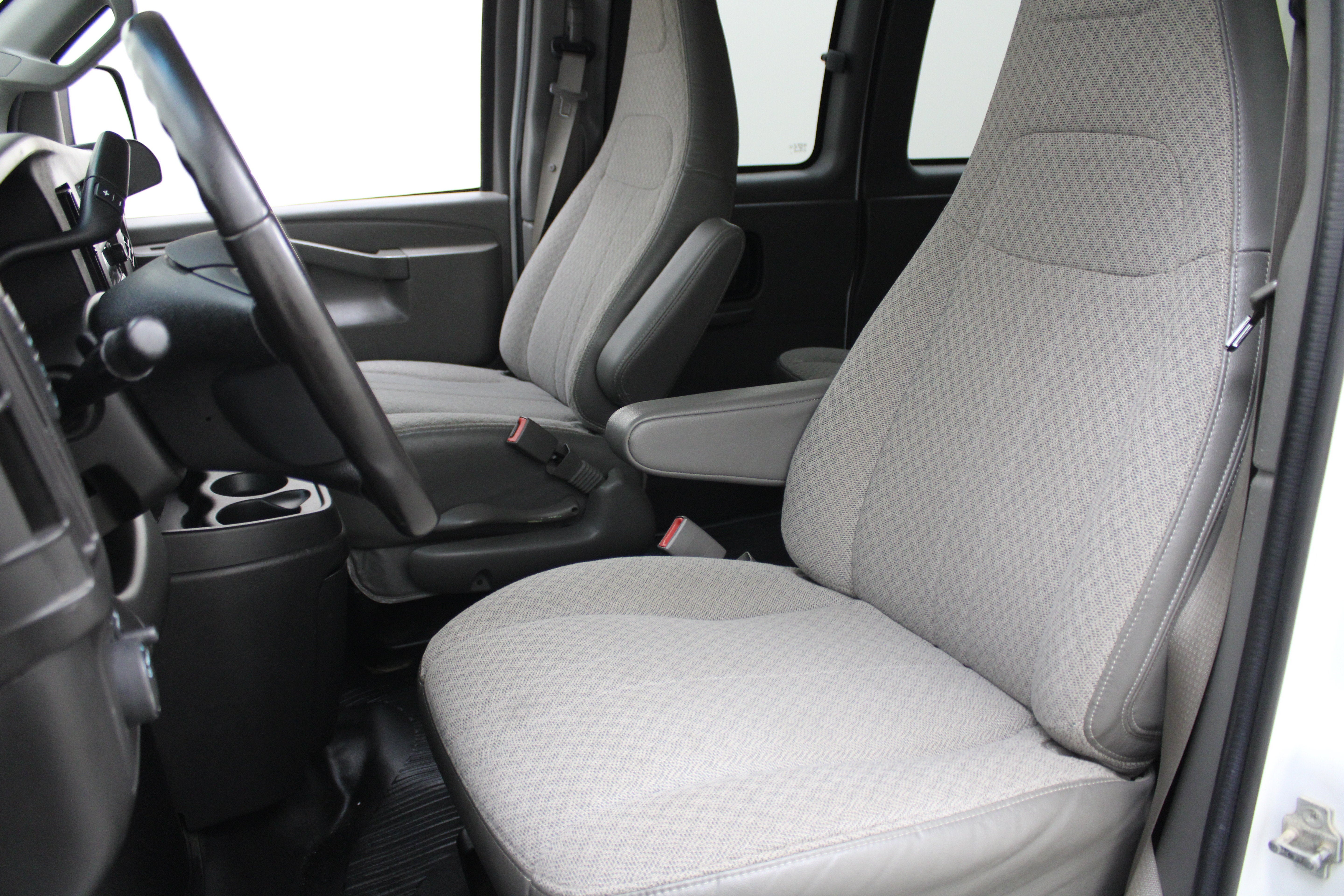 2018 Chevrolet Express Passenger LT