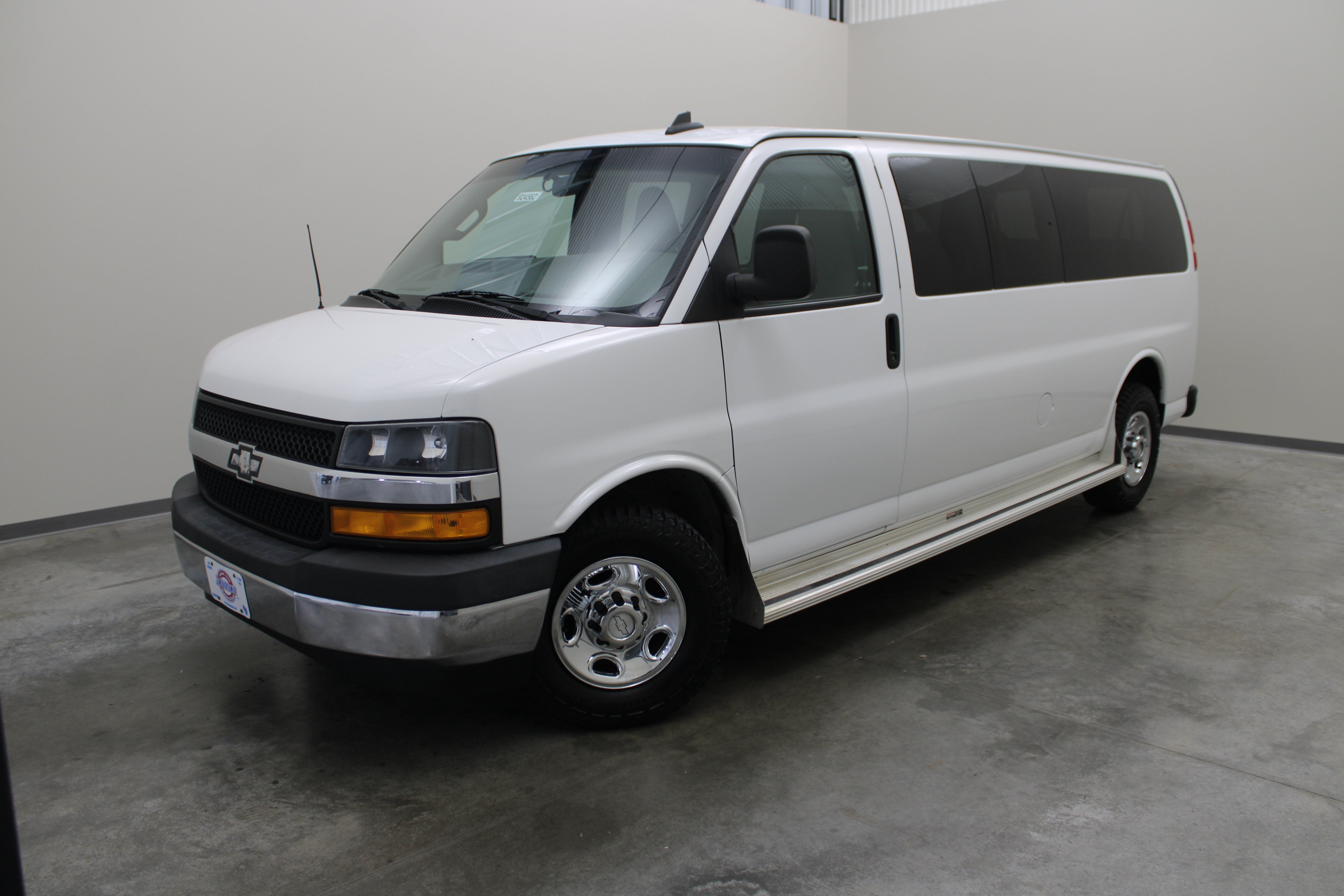 2018 Chevrolet Express Passenger 3500 LT