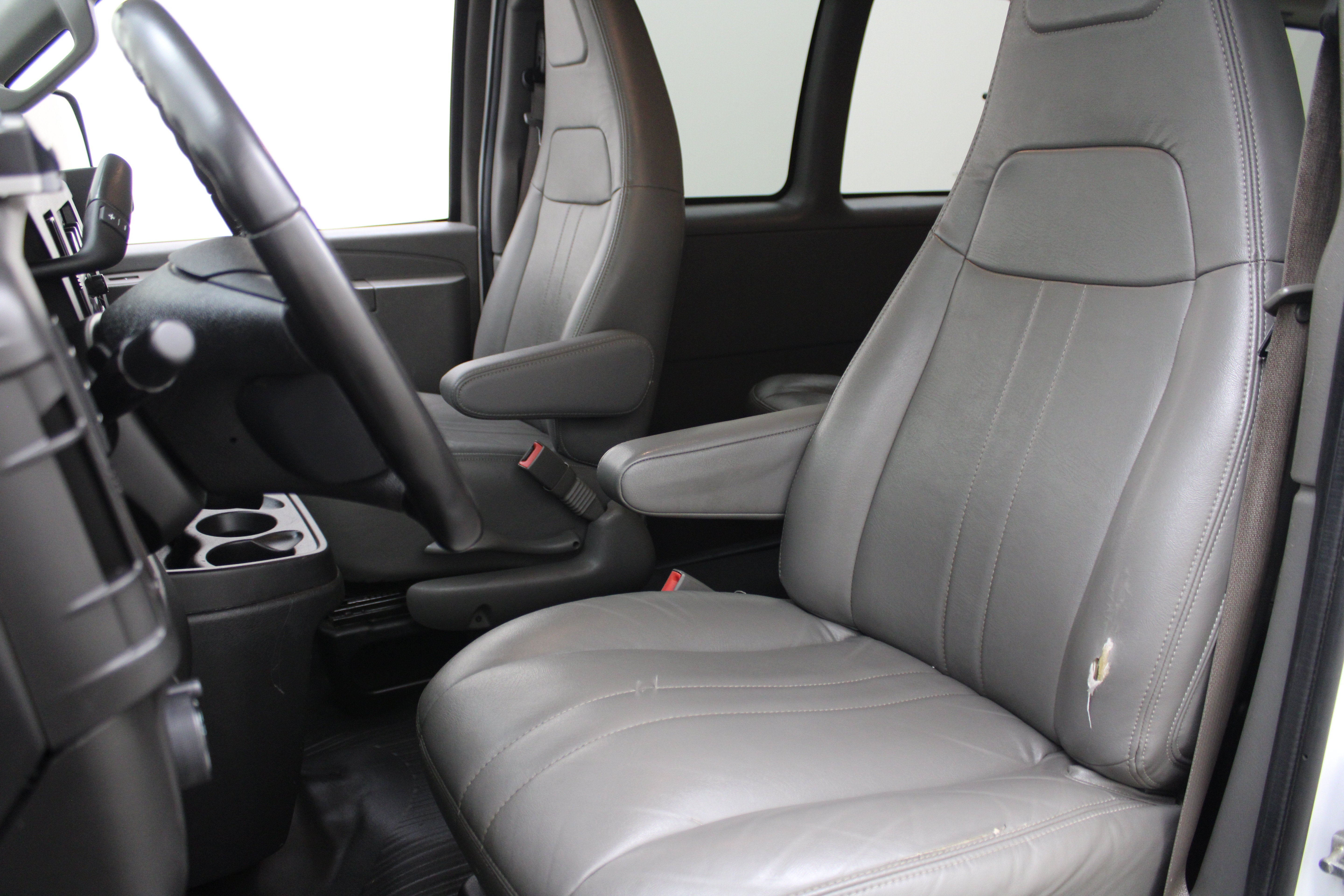 2021 GMC Savana Passenger 3500 LS