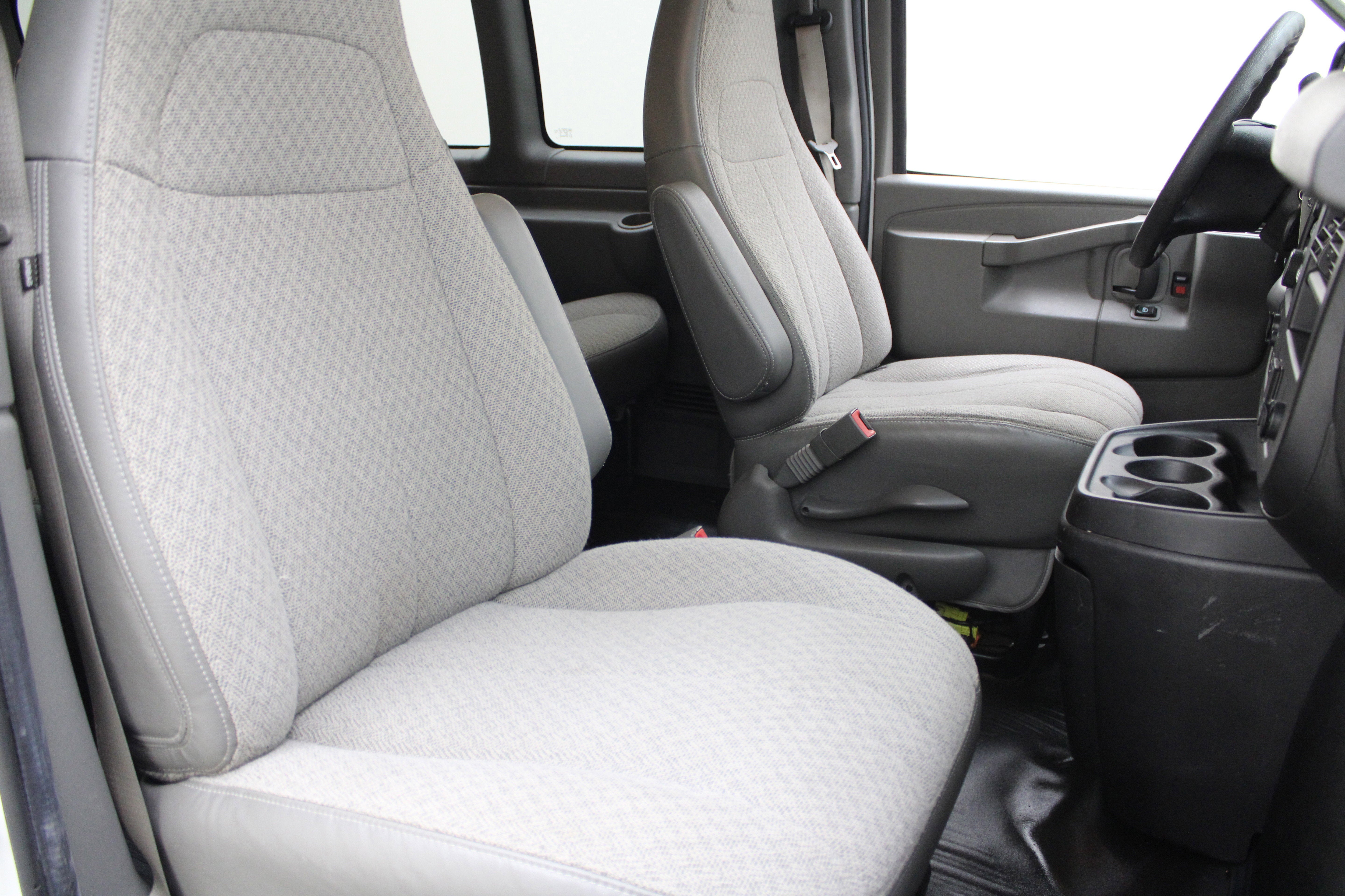 2018 GMC Savana Passenger LS