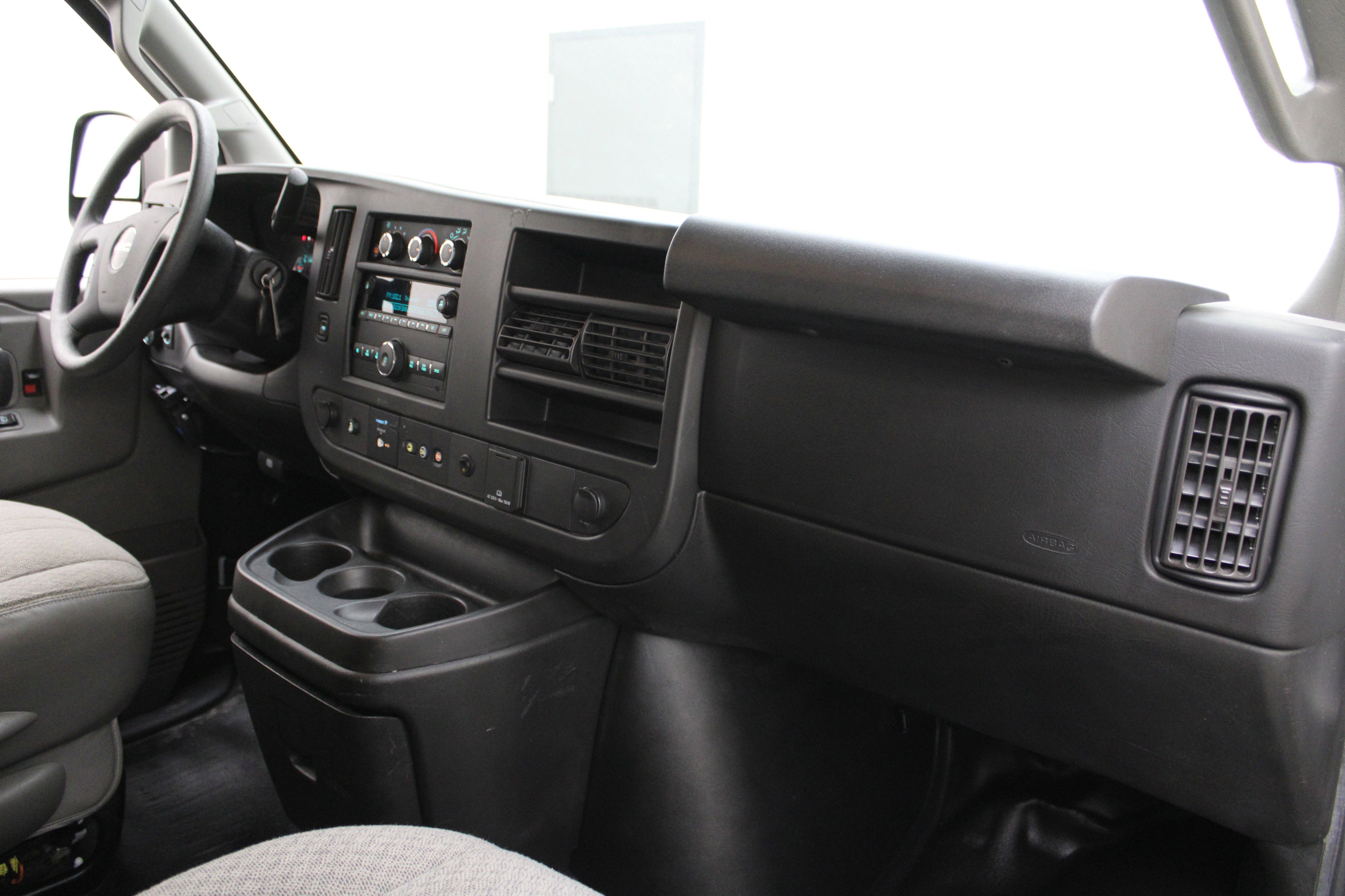 2018 GMC Savana Passenger LS