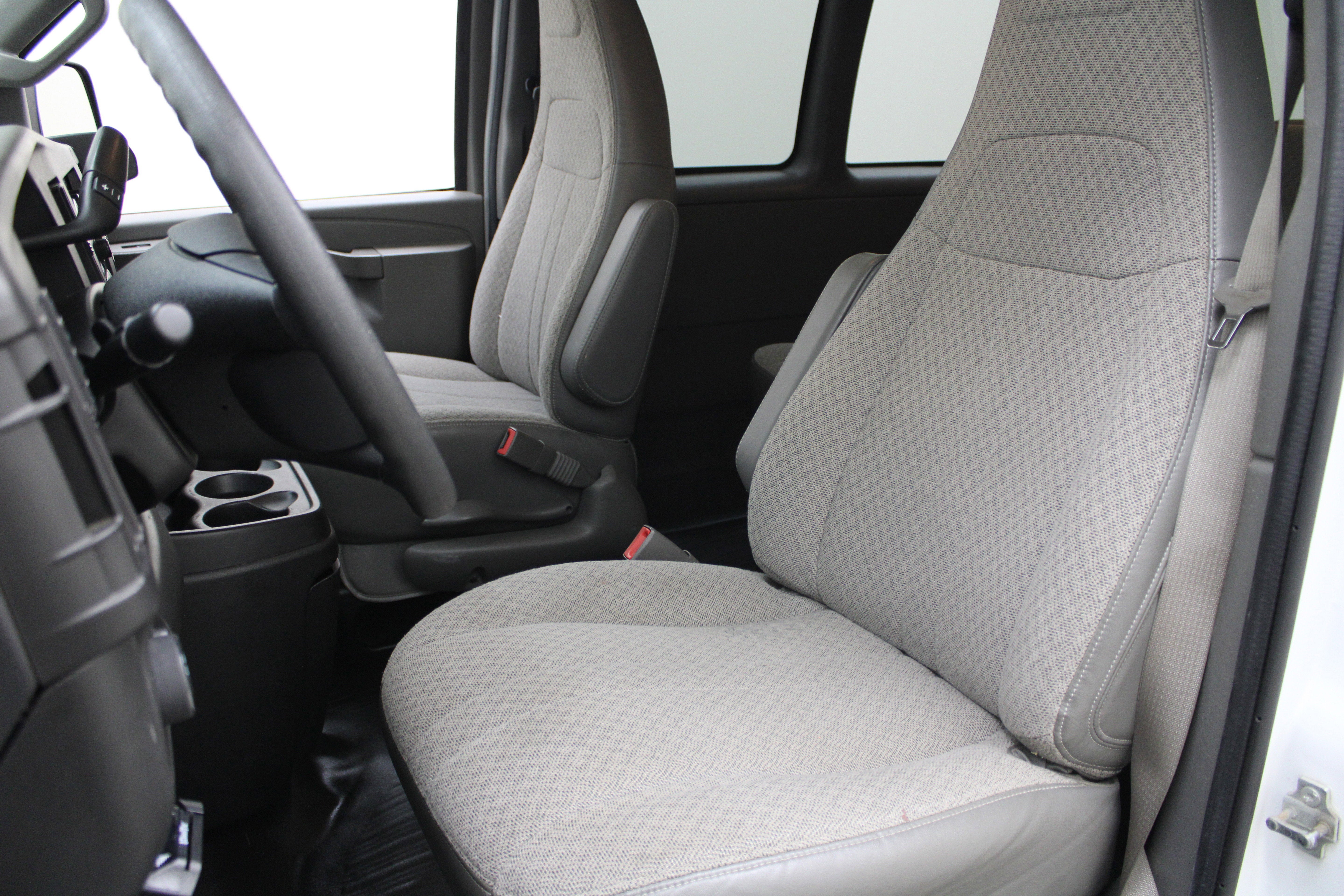 2018 GMC Savana Passenger LS