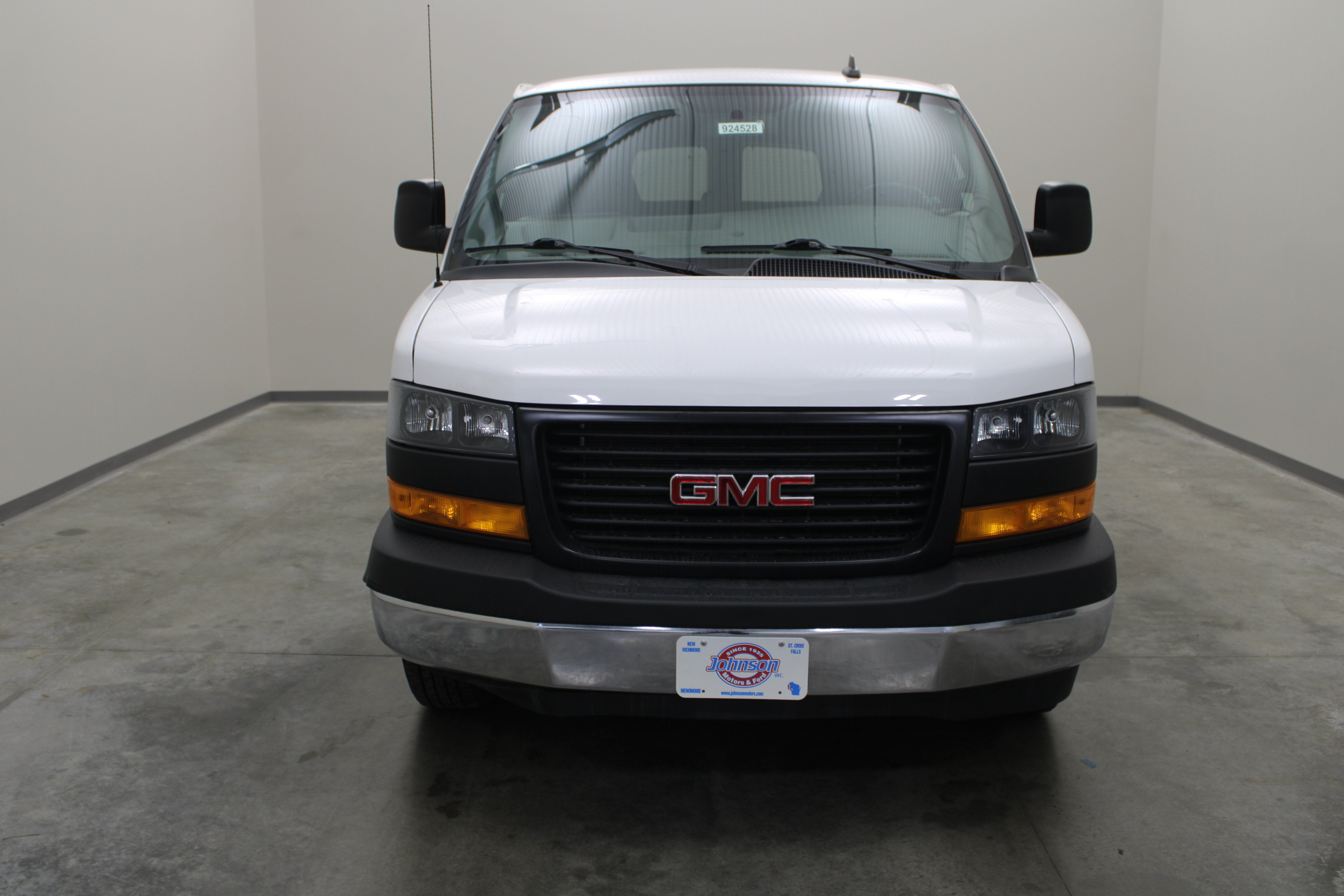 2020 GMC Savana Passenger LS