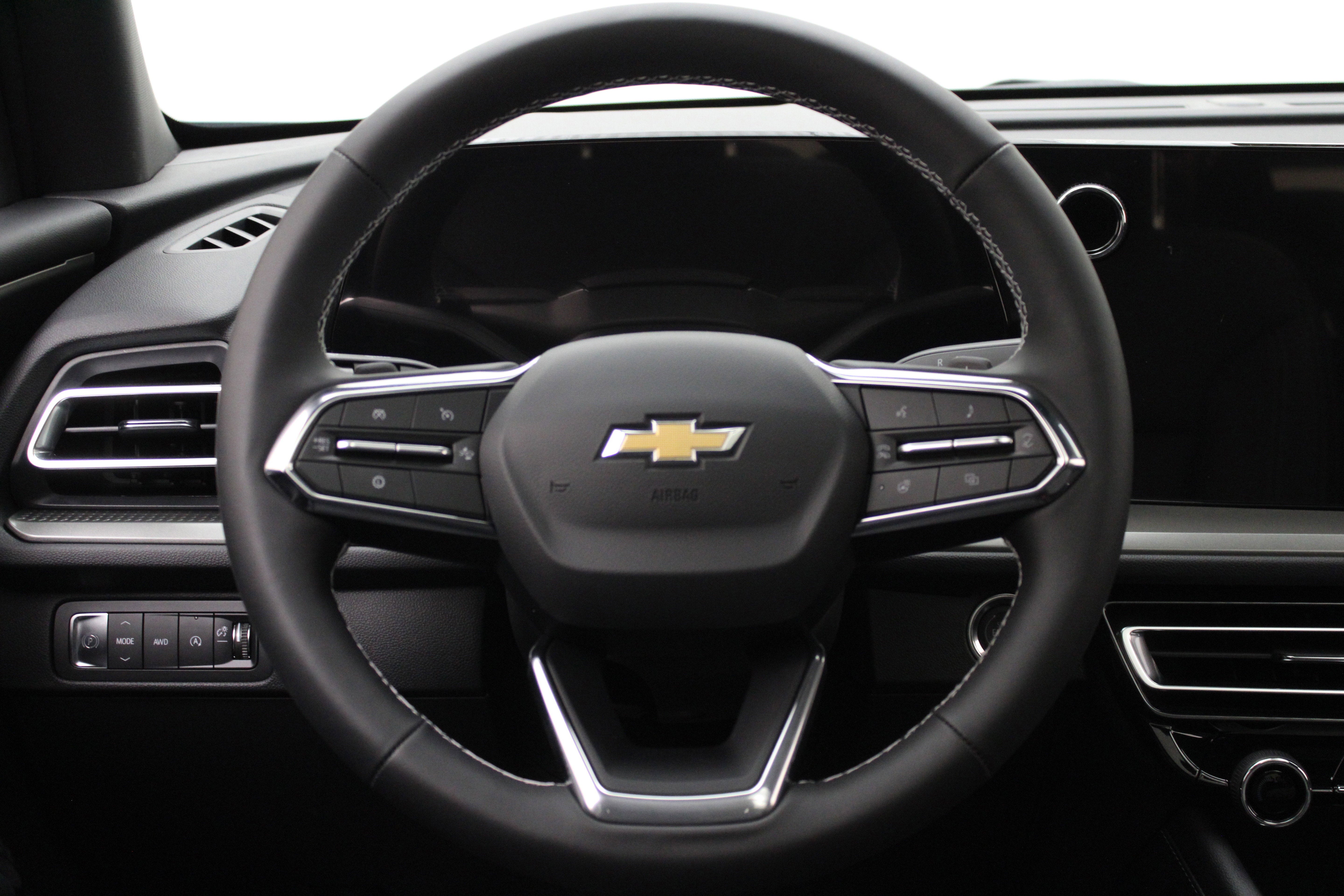 2026 Chevrolet Traverse AWD LT