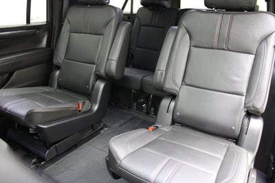 2025 Chevrolet Suburban RST