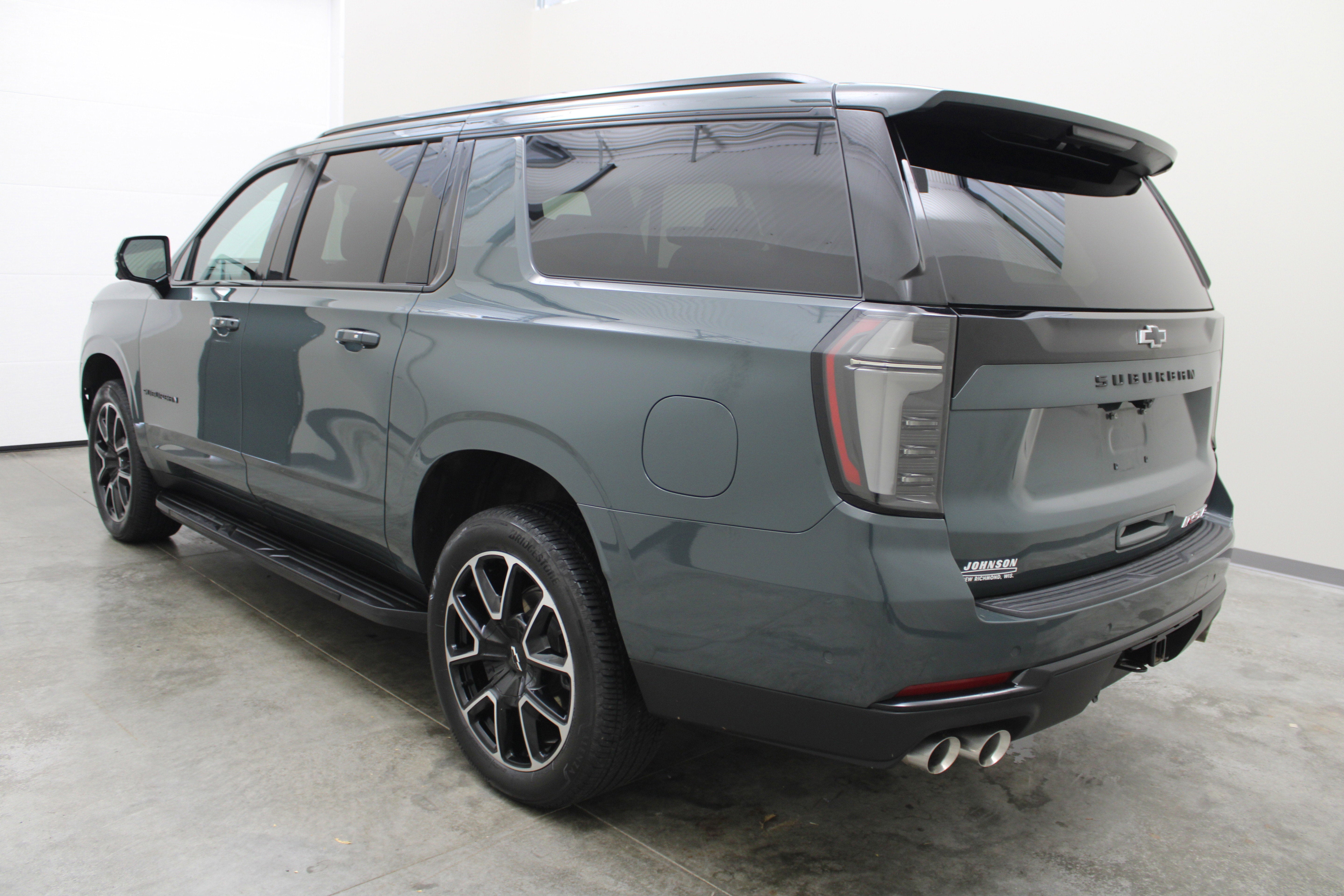 2025 Chevrolet Suburban RST