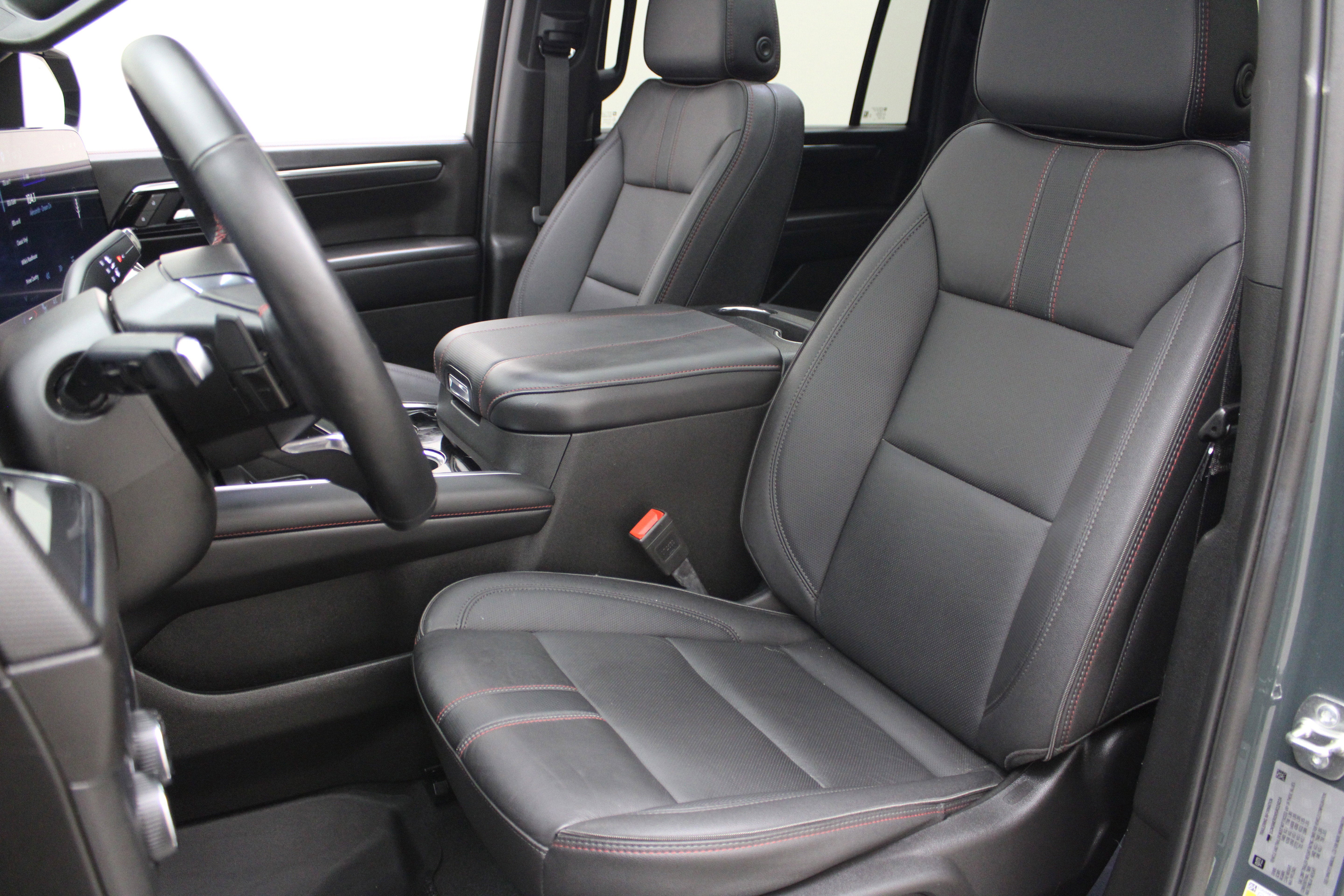 2025 Chevrolet Suburban RST