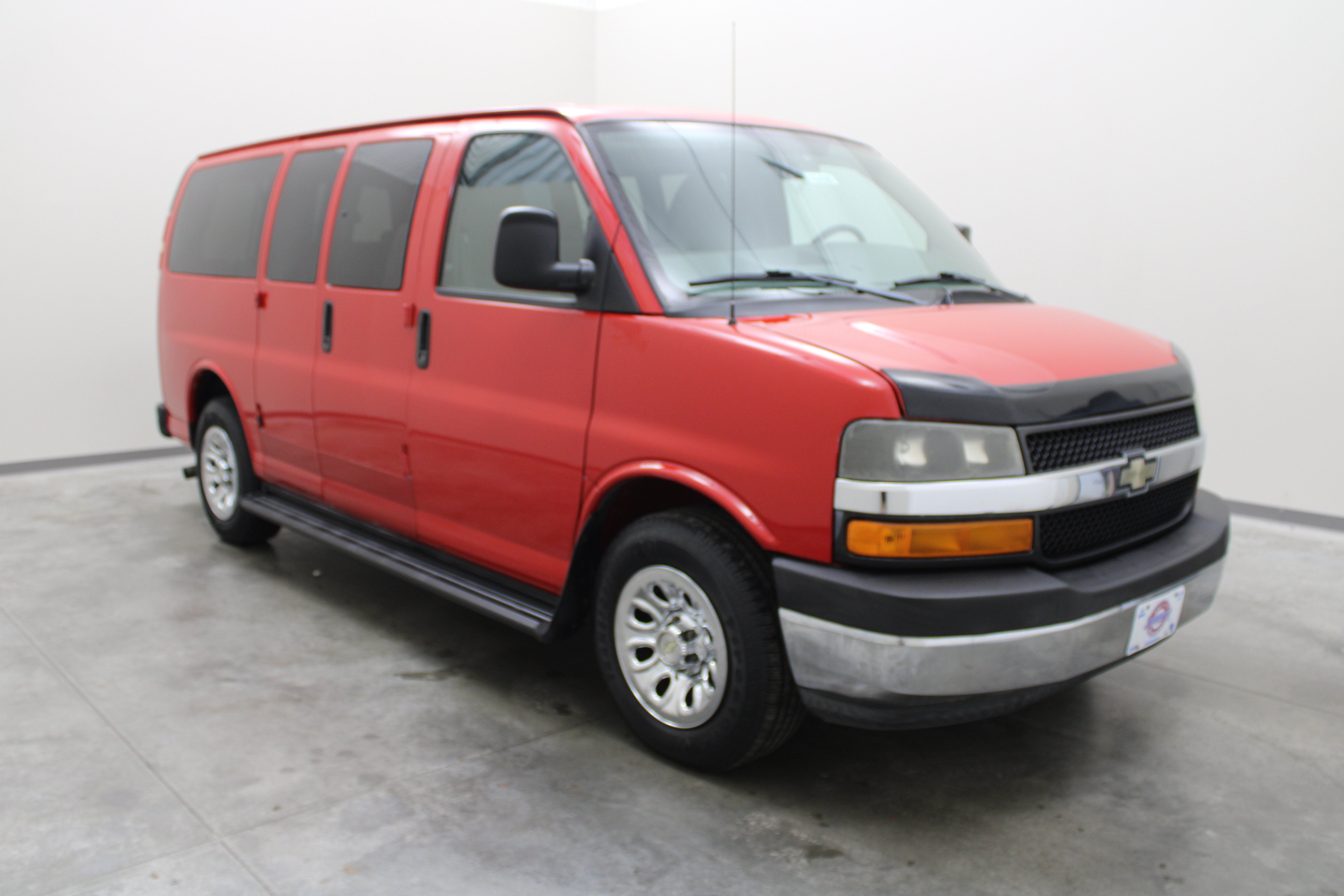 2011 Chevrolet Express Passenger 1LT
