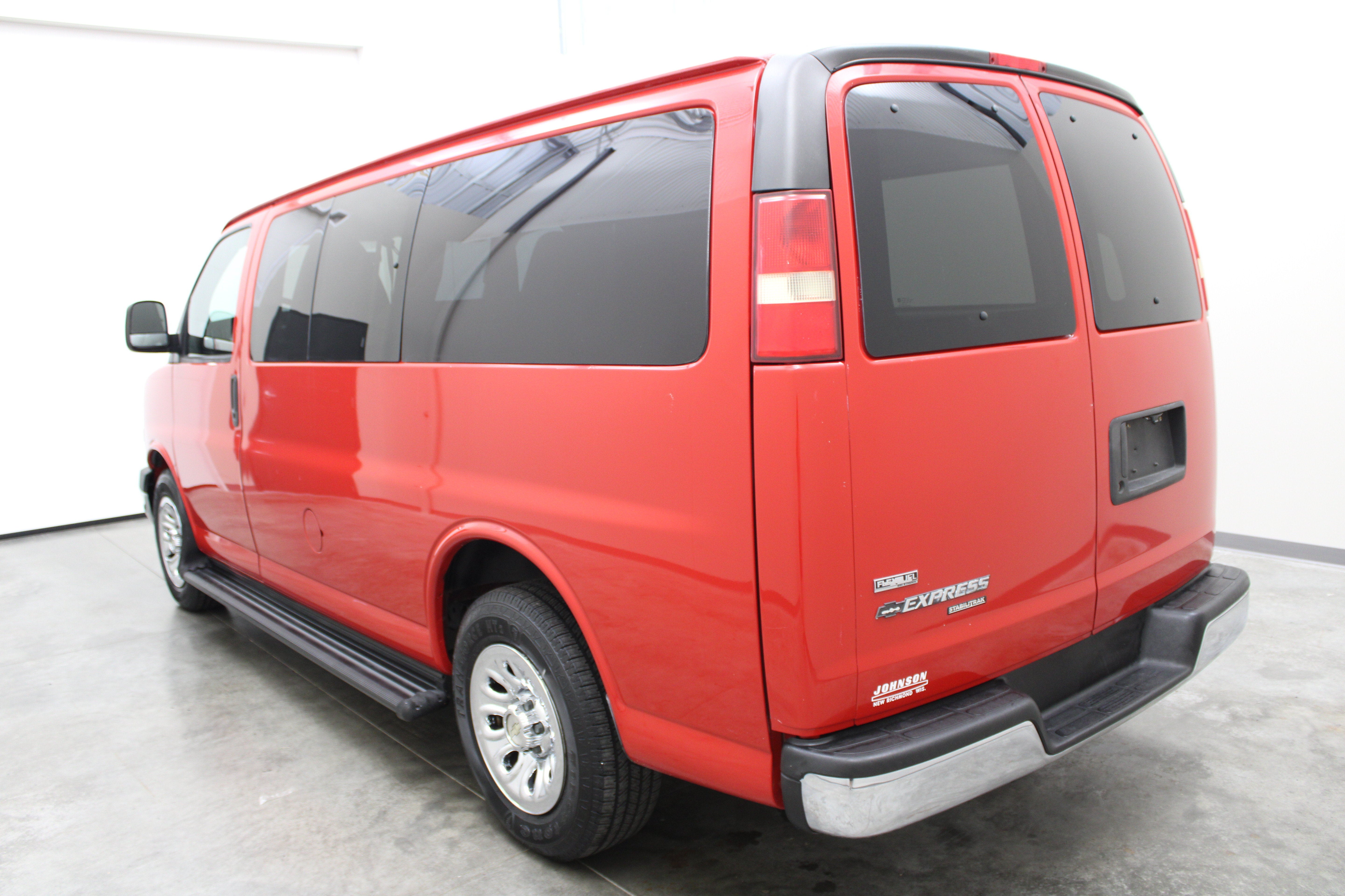 2011 Chevrolet Express Passenger 1LT