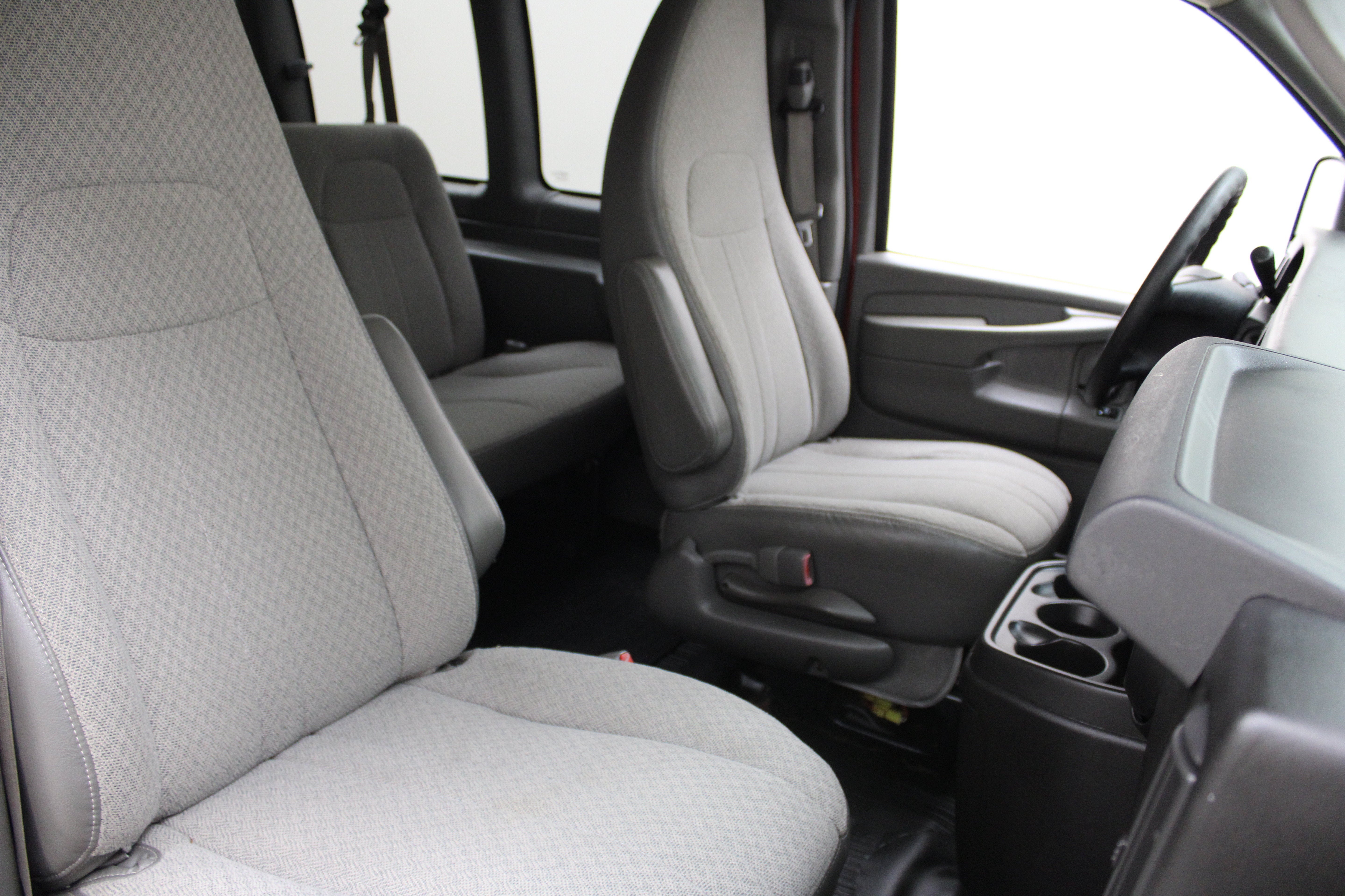 2011 Chevrolet Express Passenger 1LT