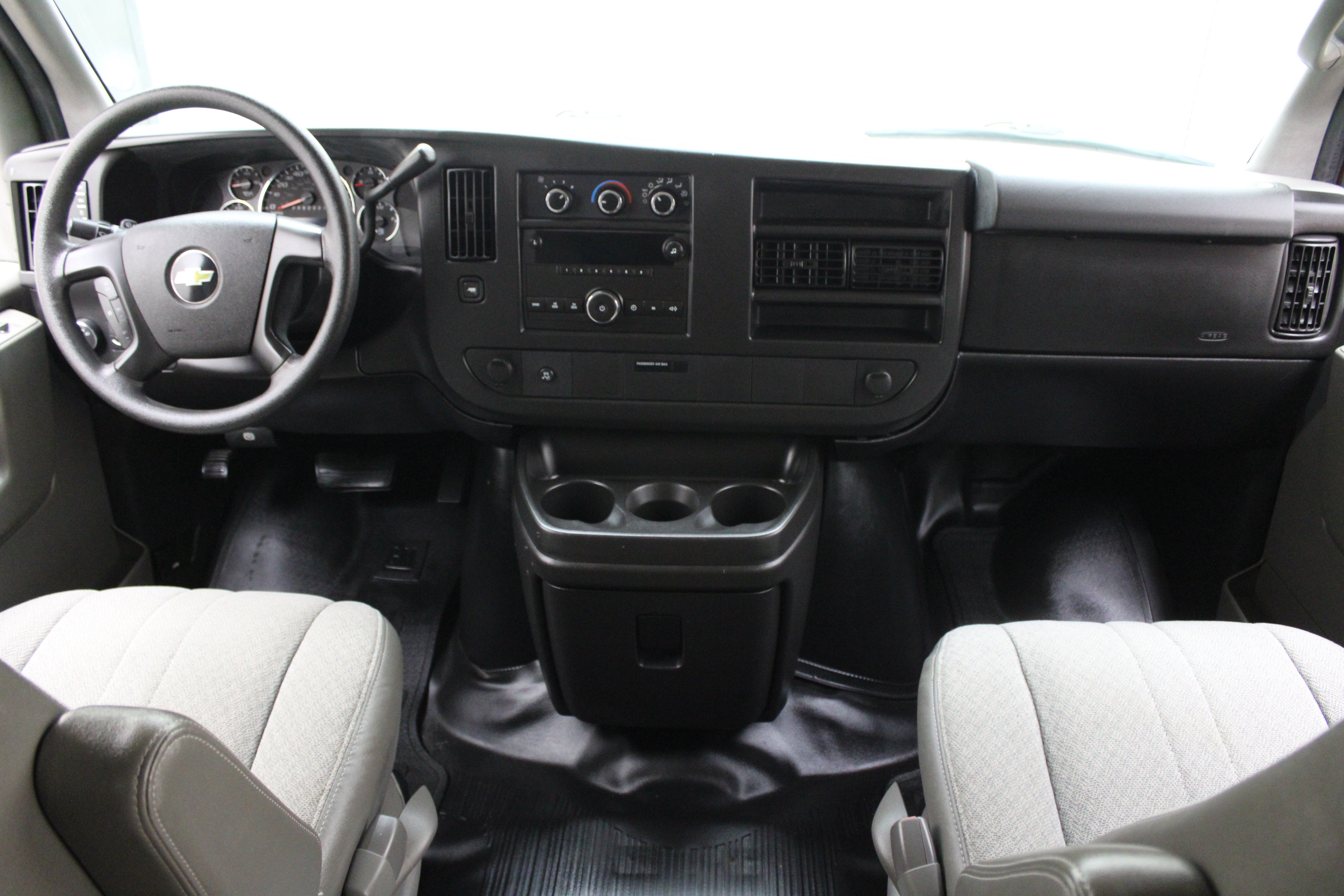 2011 Chevrolet Express Passenger 1LT