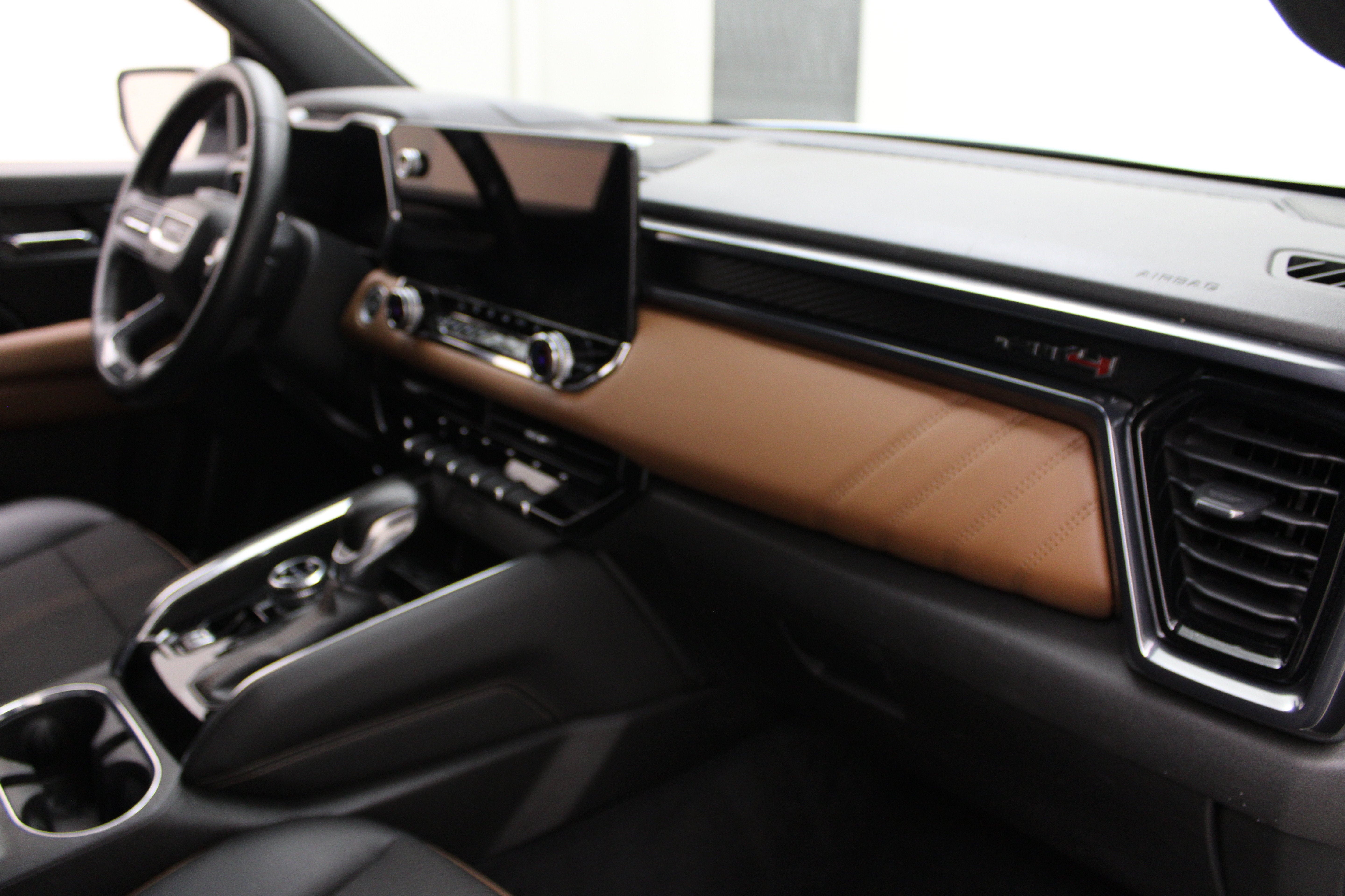 2023 GMC Canyon 4WD AT4