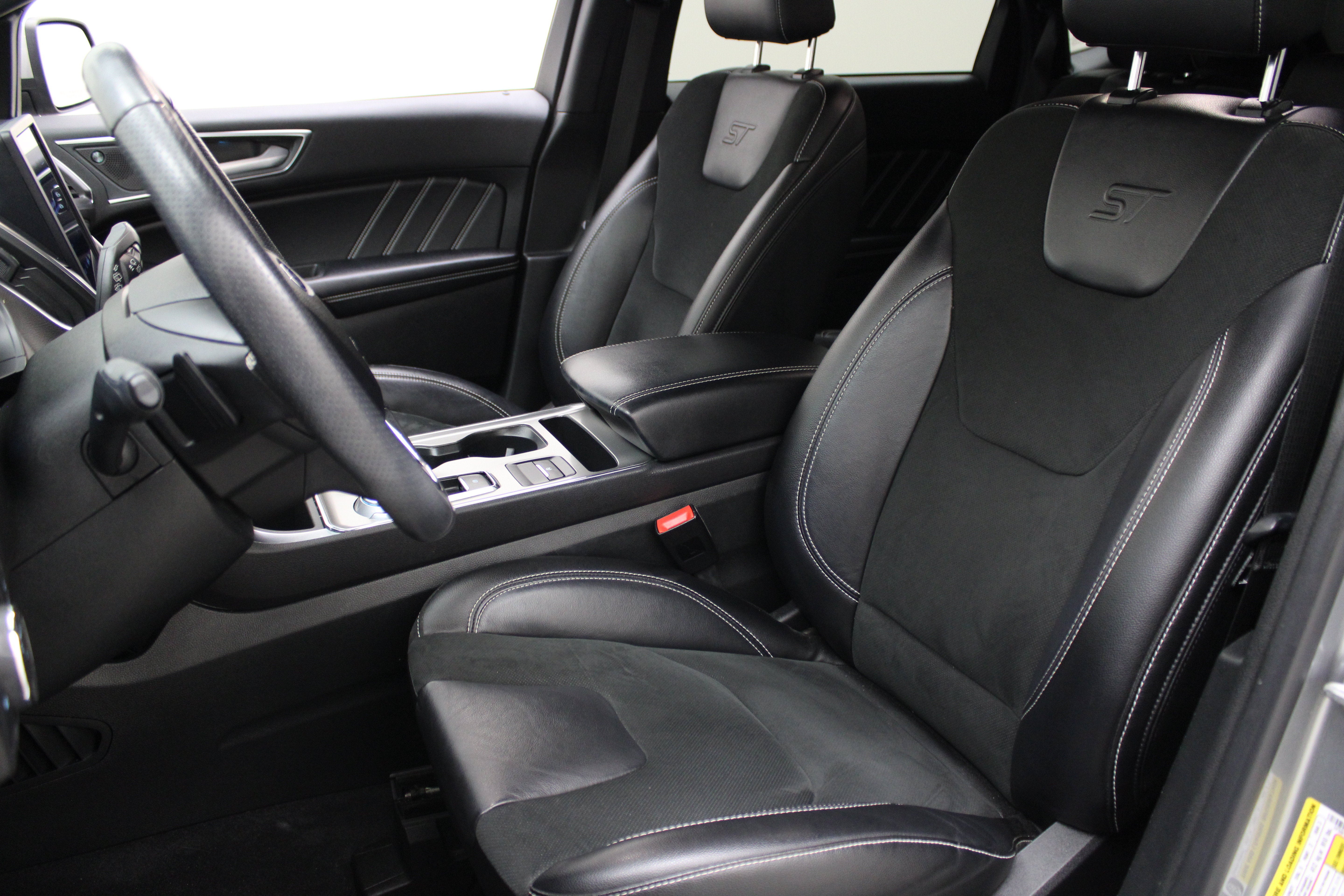 2022 Ford Edge ST