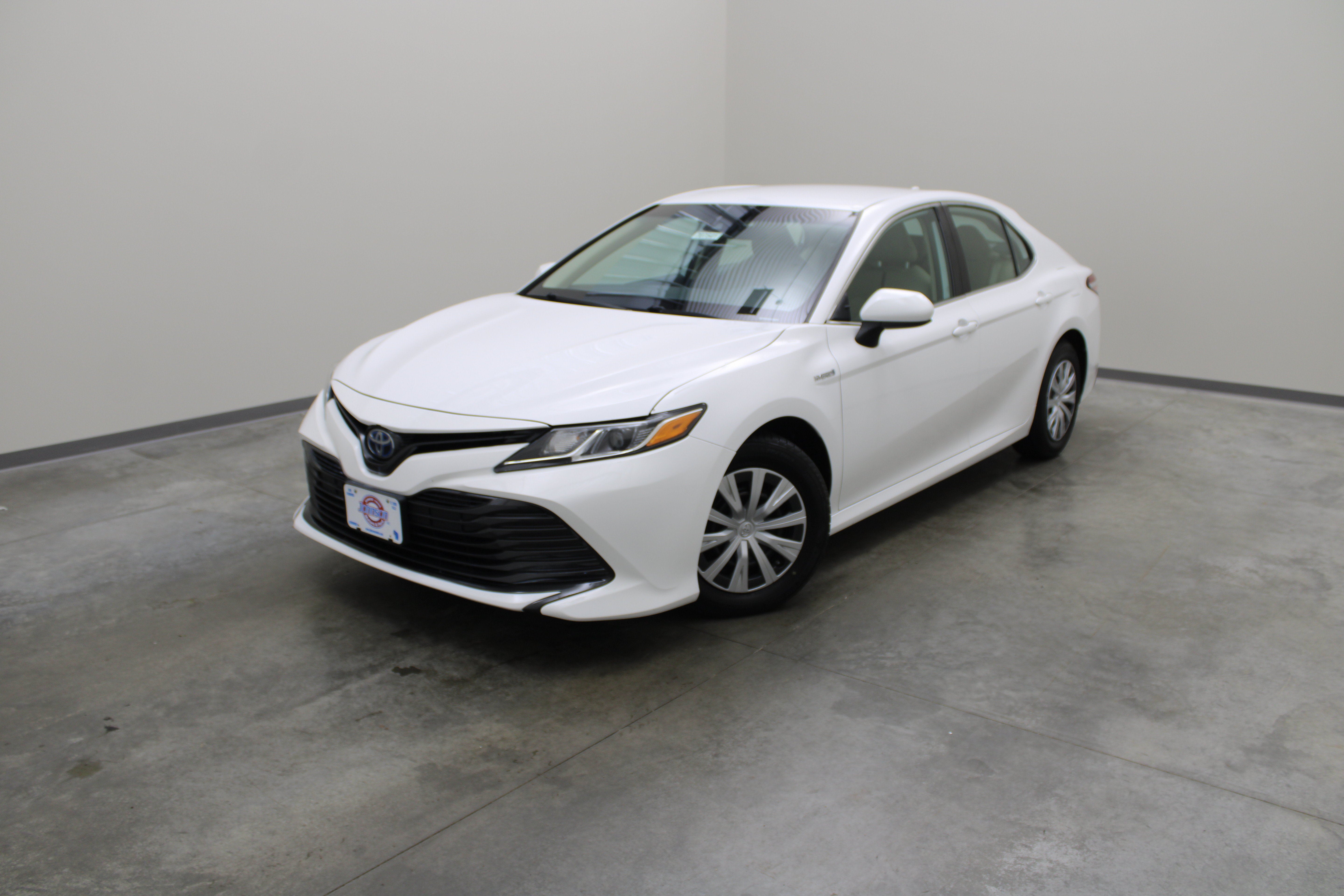 2019 Toyota Camry Hybrid LE