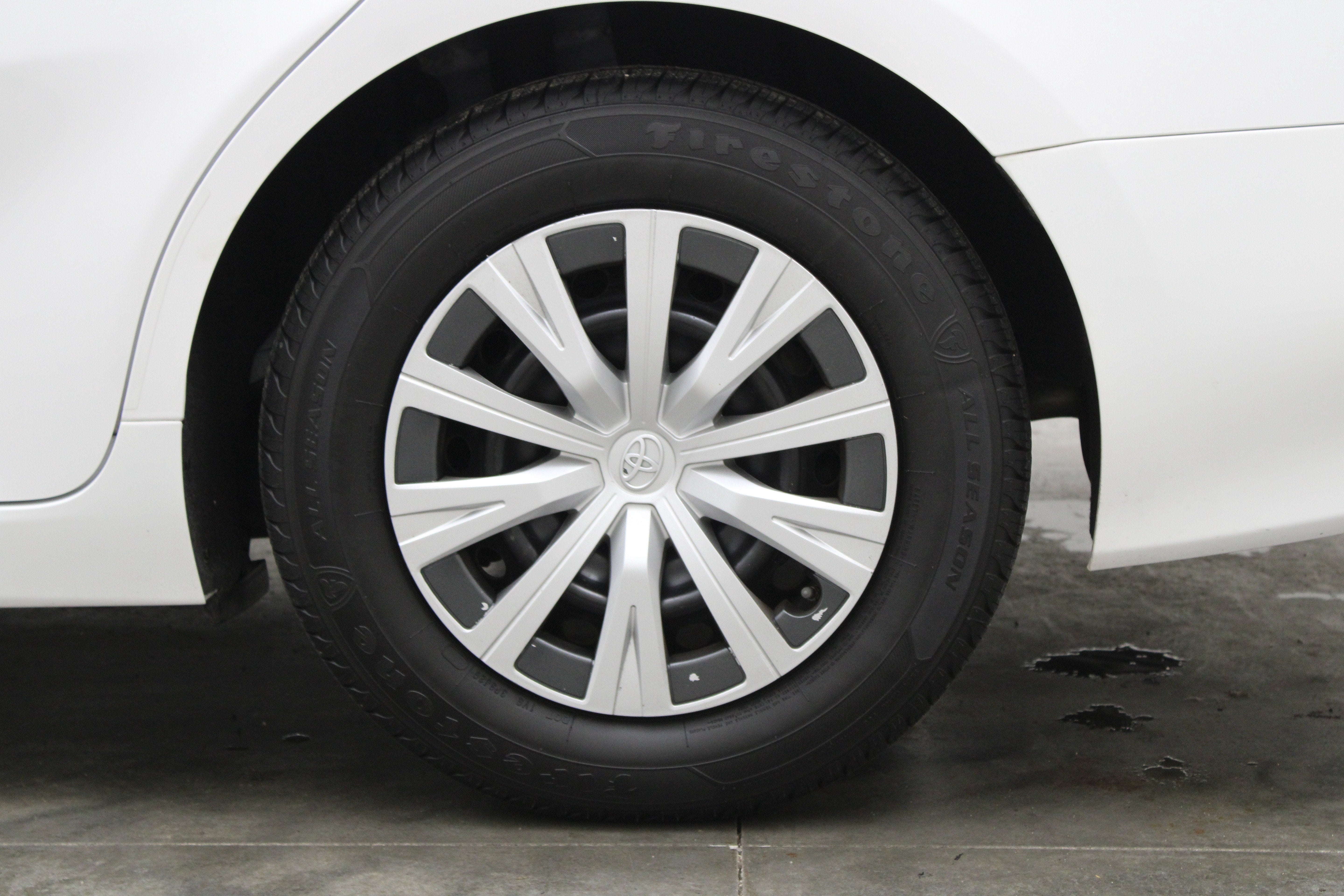 2019 Toyota Camry Hybrid LE