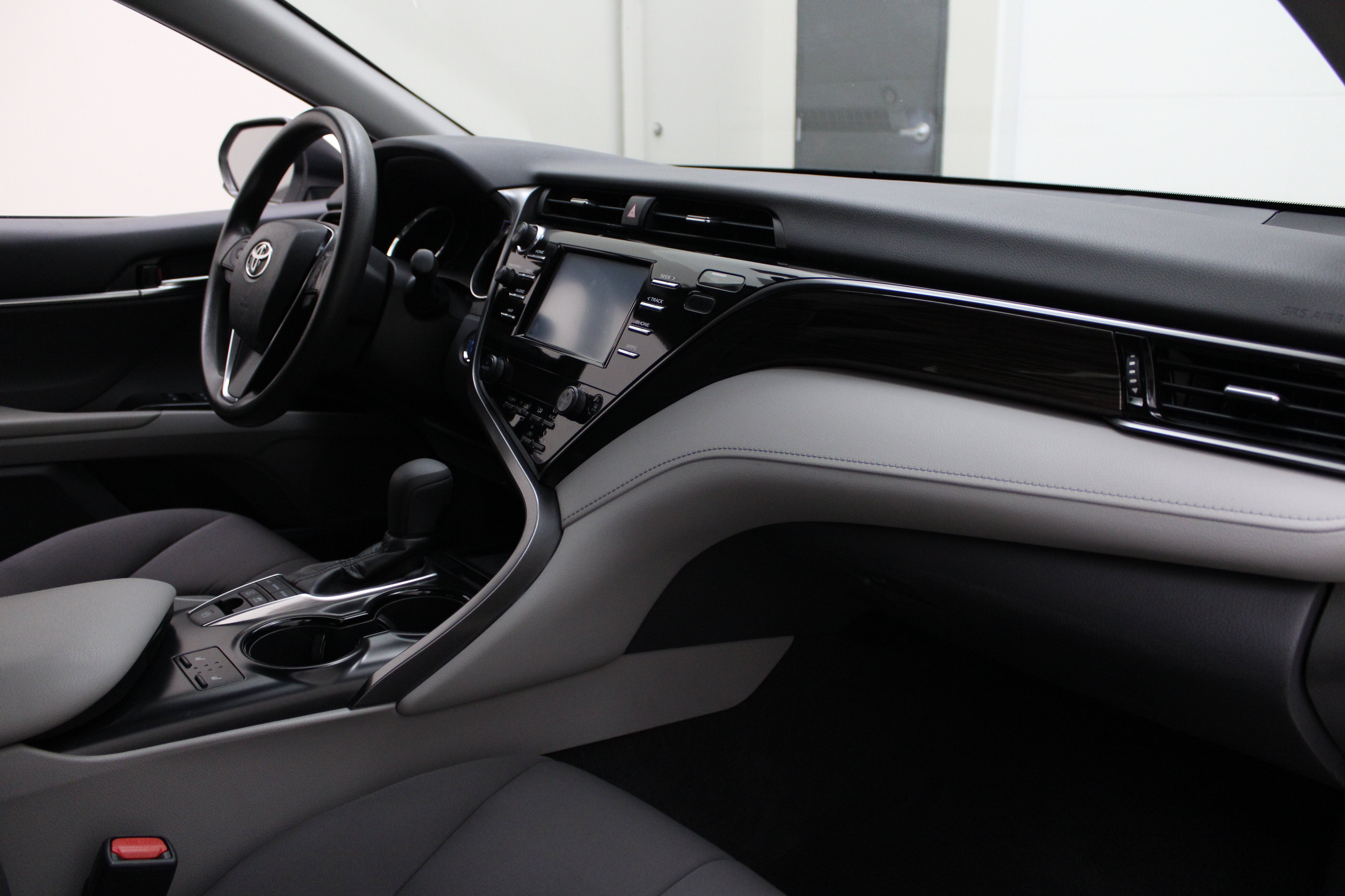 2019 Toyota Camry Hybrid LE