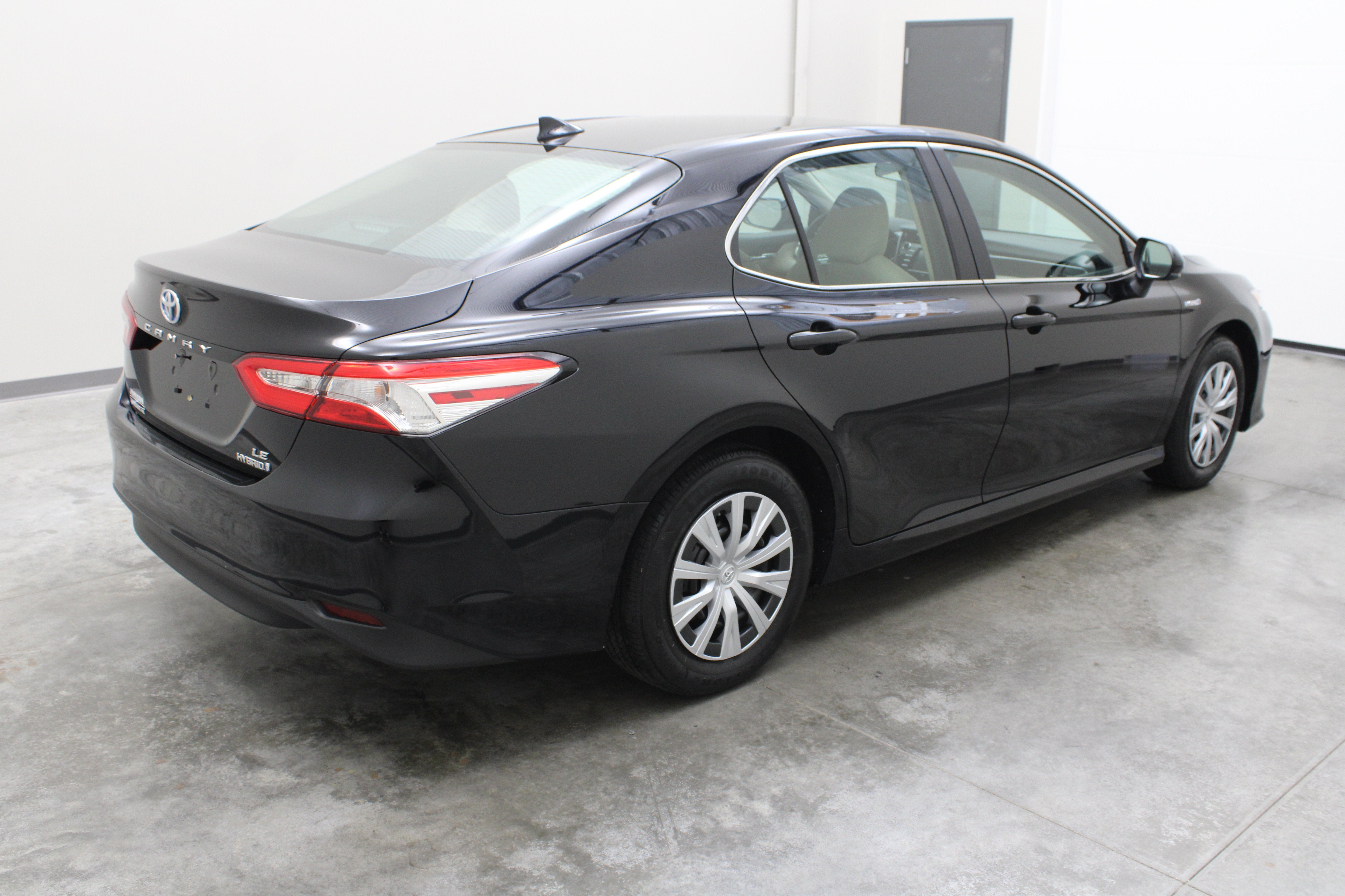 2020 Toyota Camry Hybrid LE
