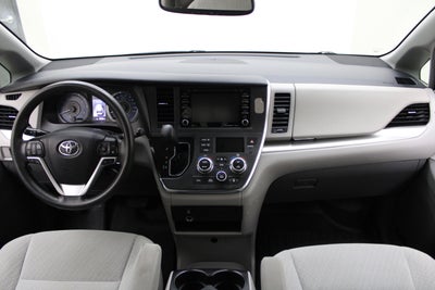 2019 Toyota Sienna LE