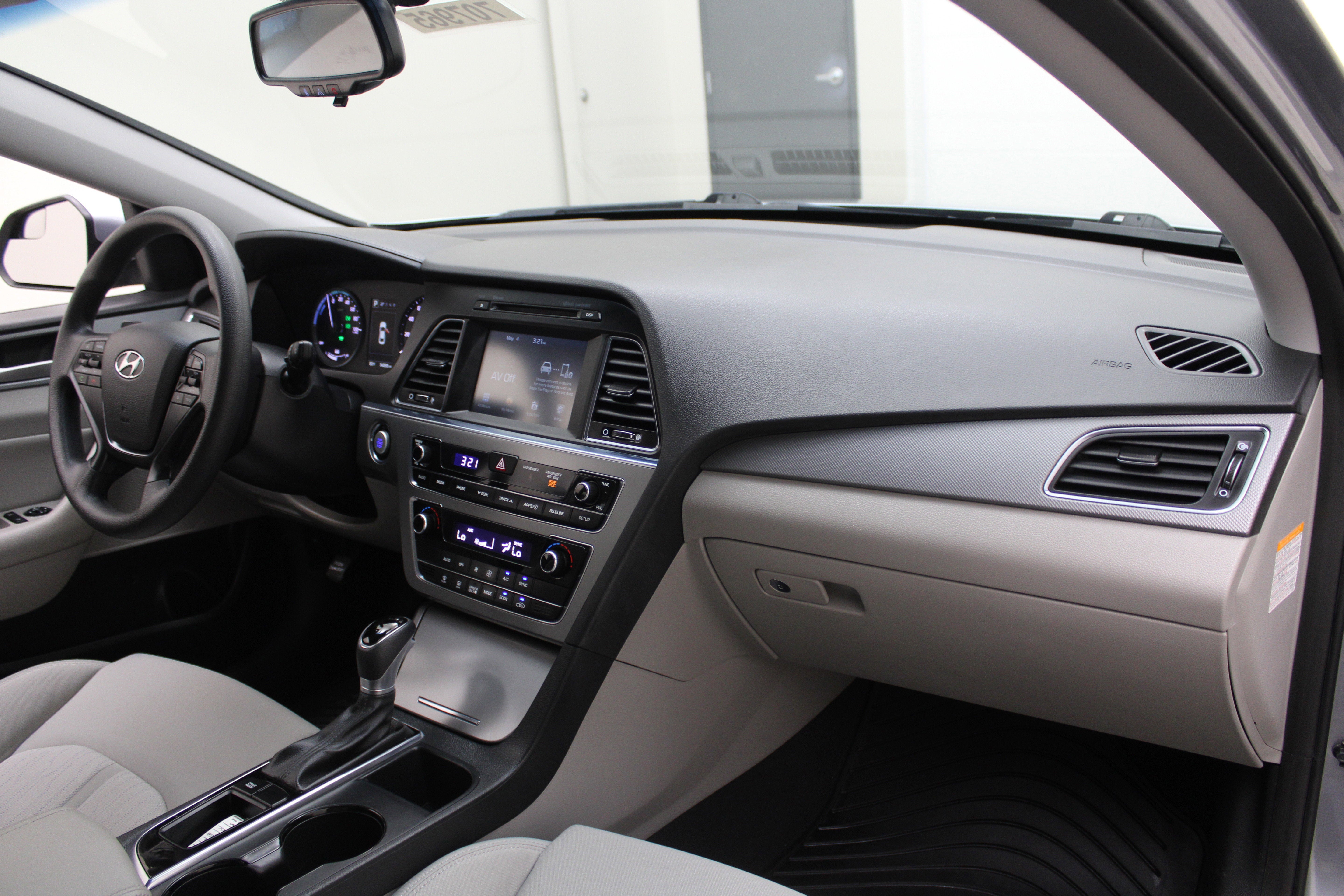 2017 Hyundai Sonata Hybrid SE
